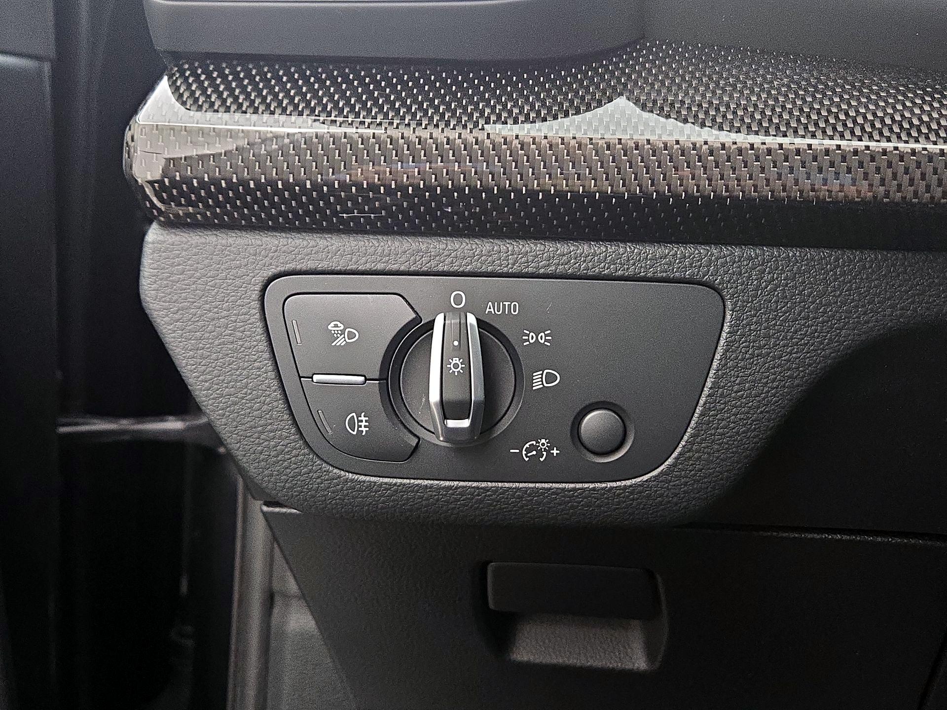 Thumbnail: 2020 Audi SQ5 - 13