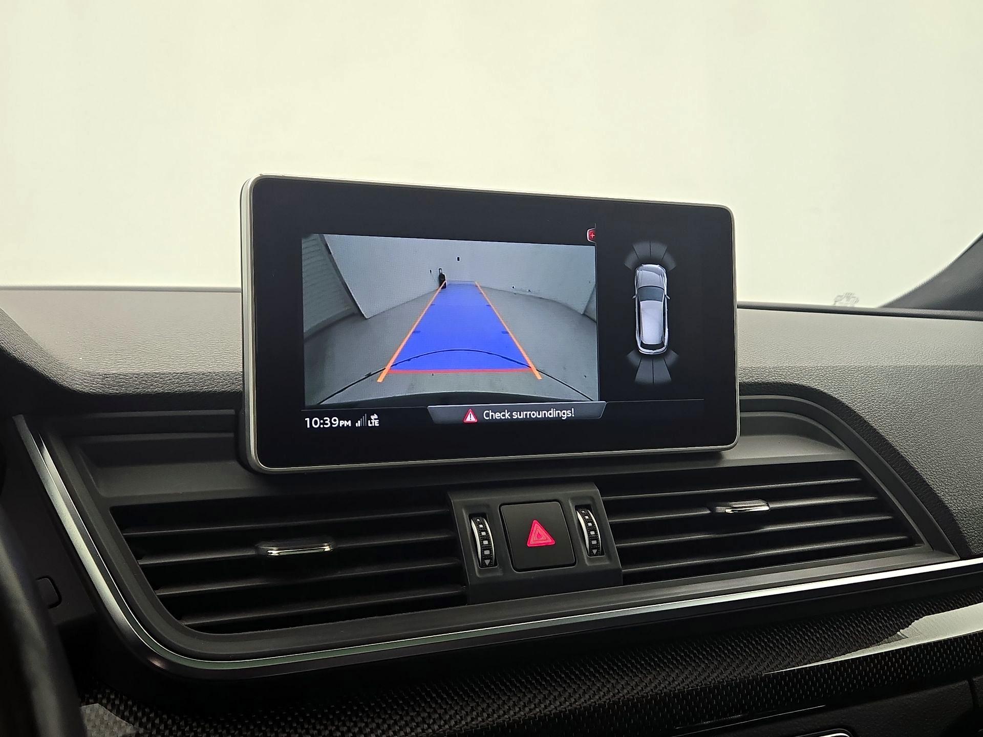 Thumbnail: 2020 Audi SQ5 - 14