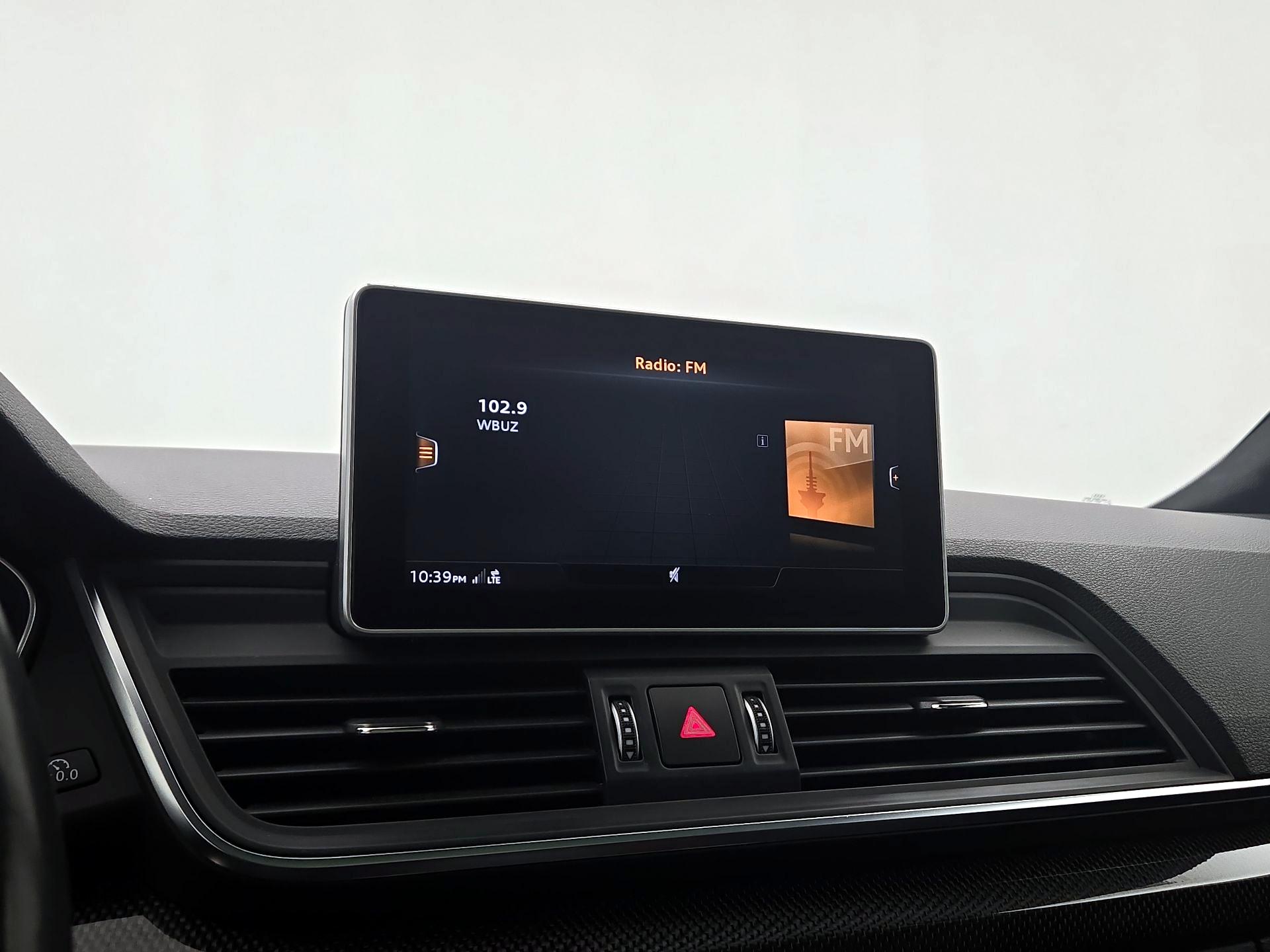 Thumbnail: 2020 Audi SQ5 - 15