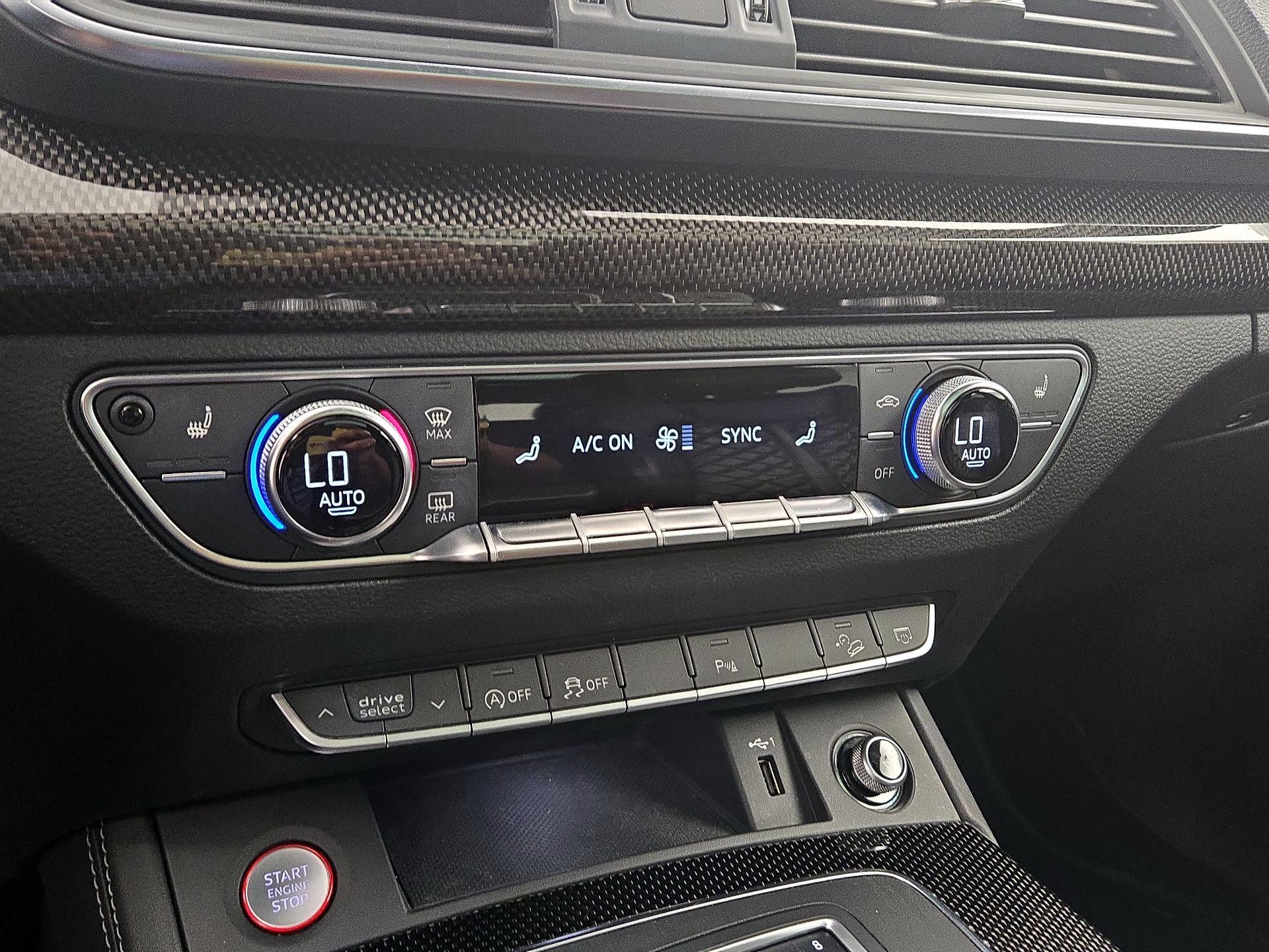 Thumbnail: 2020 Audi SQ5 - 16