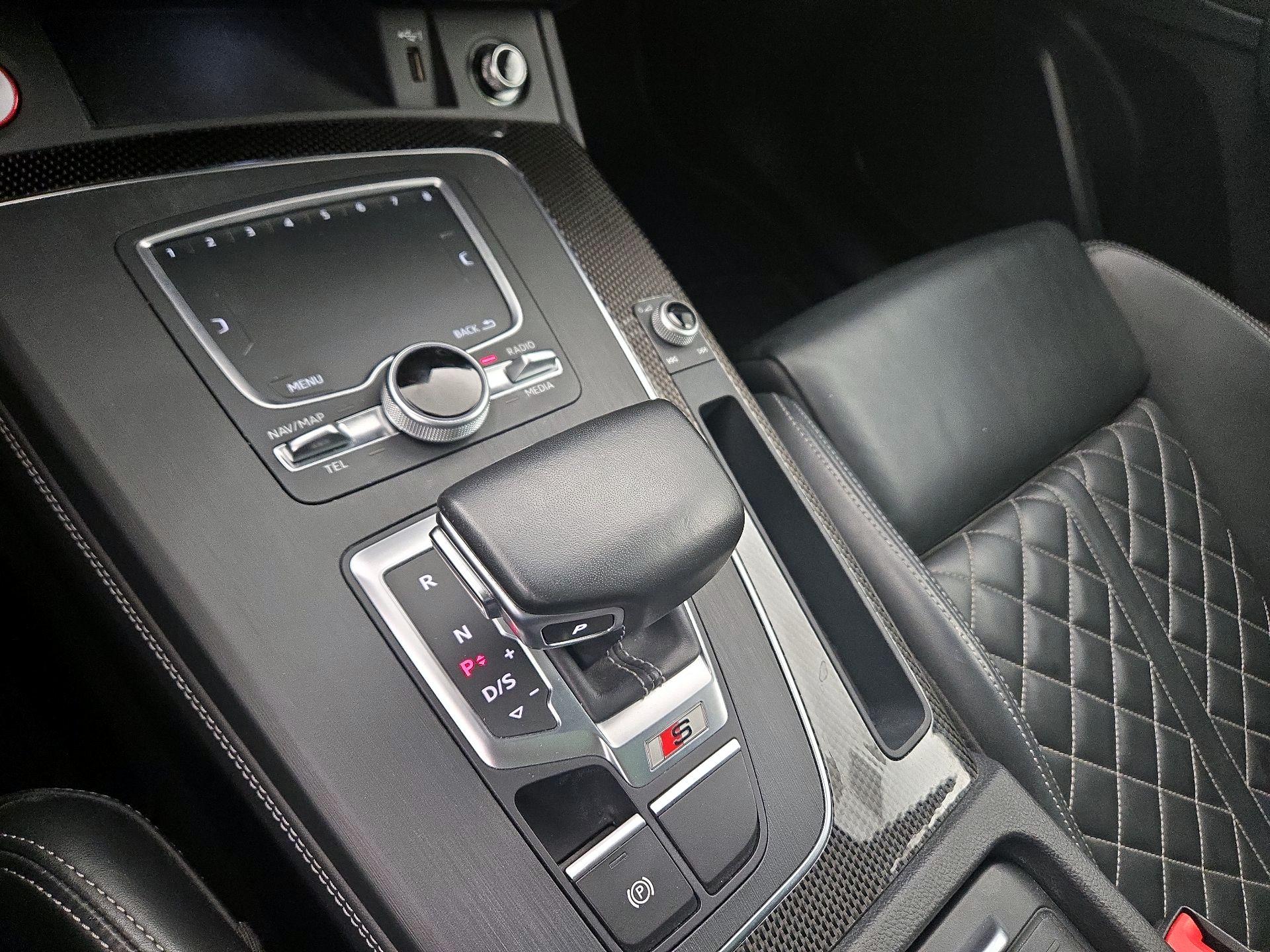 Thumbnail: 2020 Audi SQ5 - 17