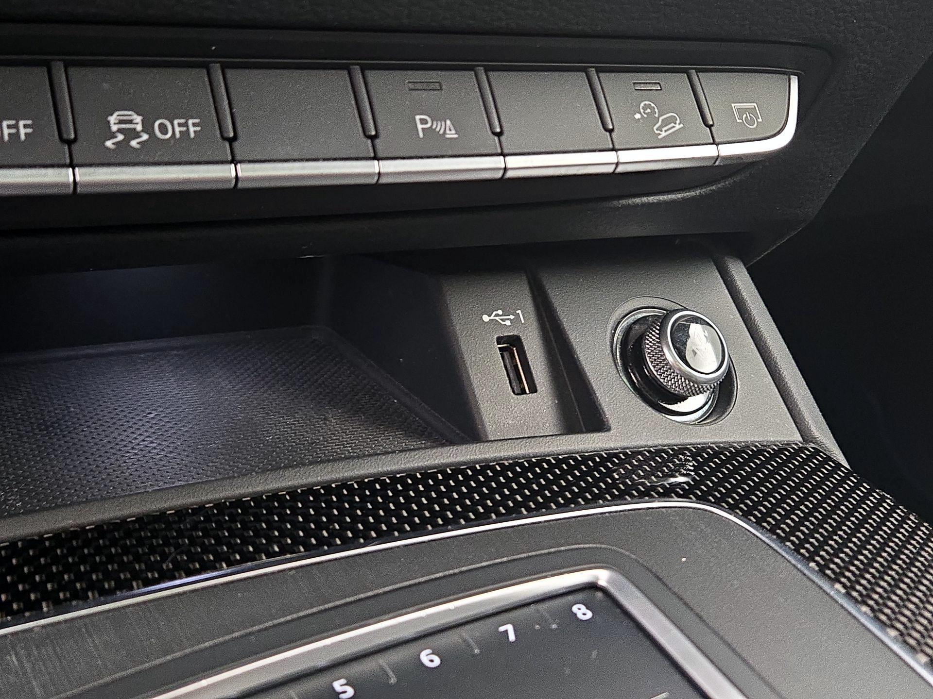 Thumbnail: 2020 Audi SQ5 - 18