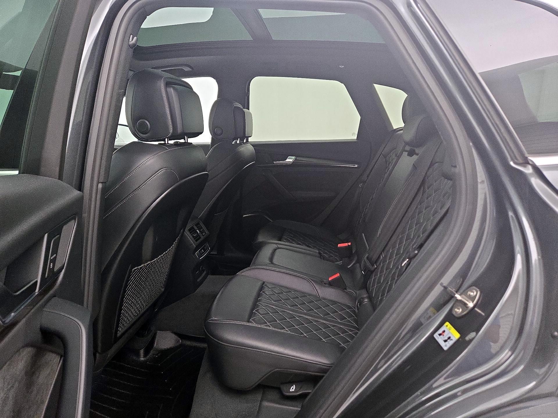 Thumbnail: 2020 Audi SQ5 - 20