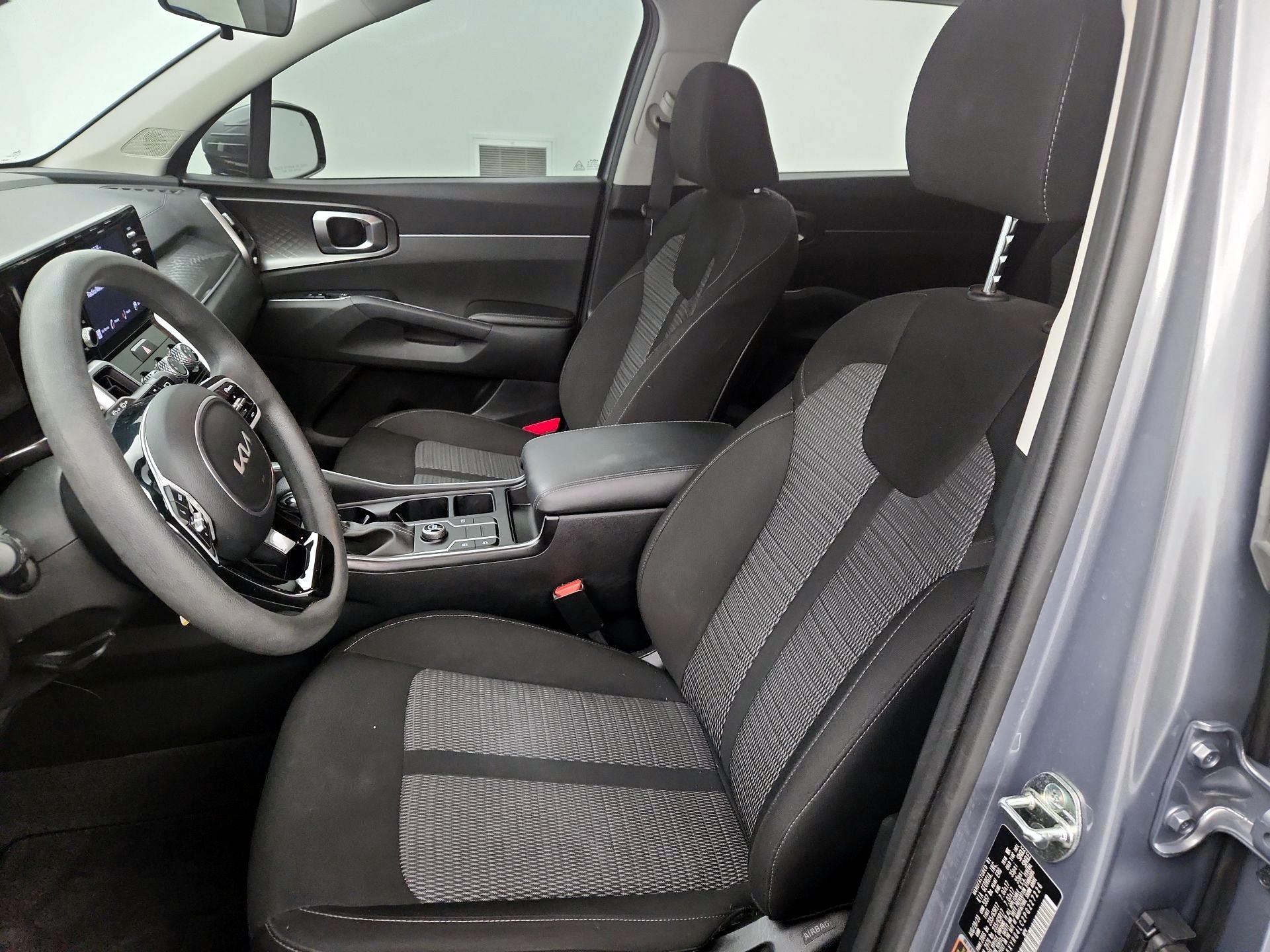 Thumbnail: 2023 Kia Sorento - 11