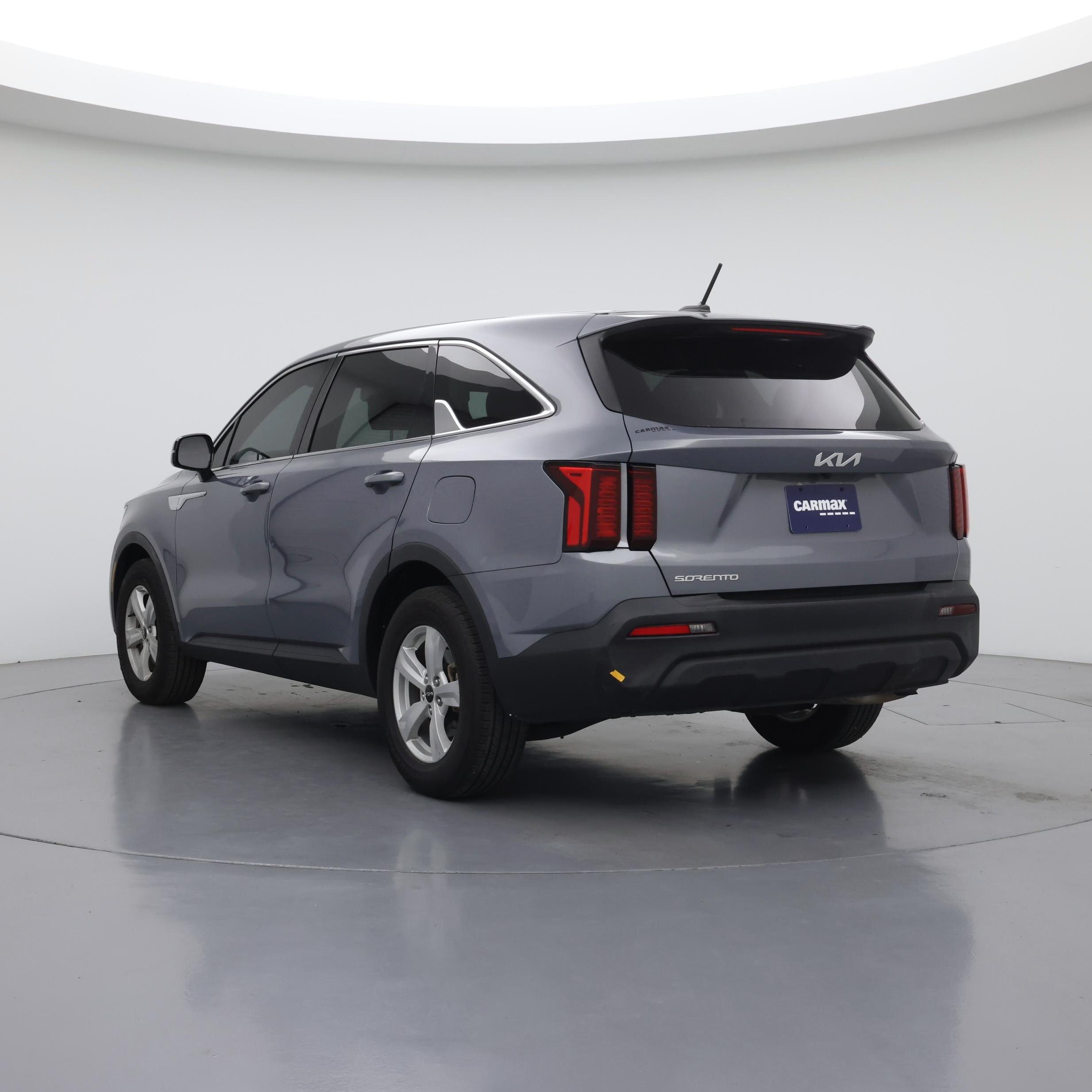 Thumbnail: 2023 Kia Sorento - 2