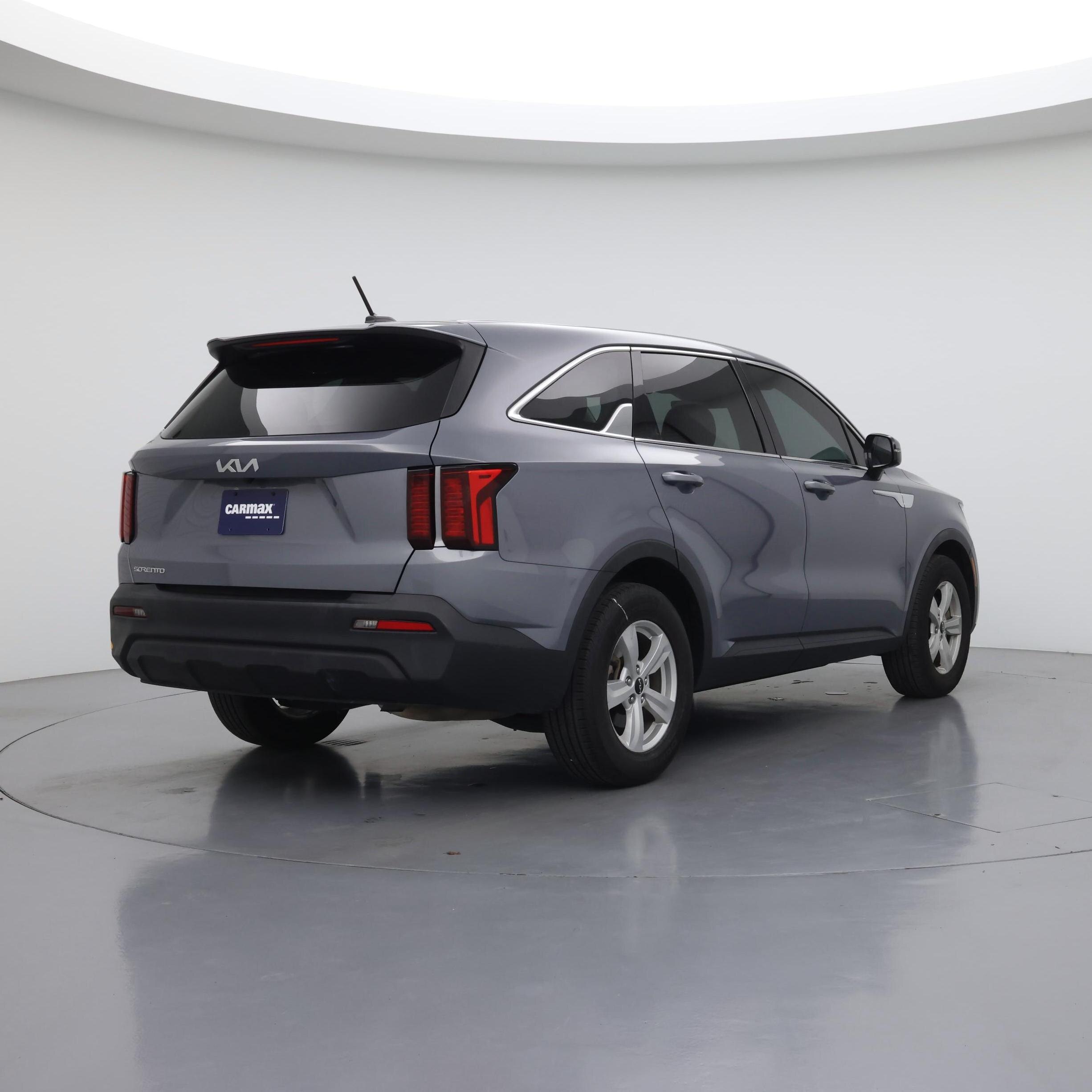 Thumbnail: 2023 Kia Sorento - 8