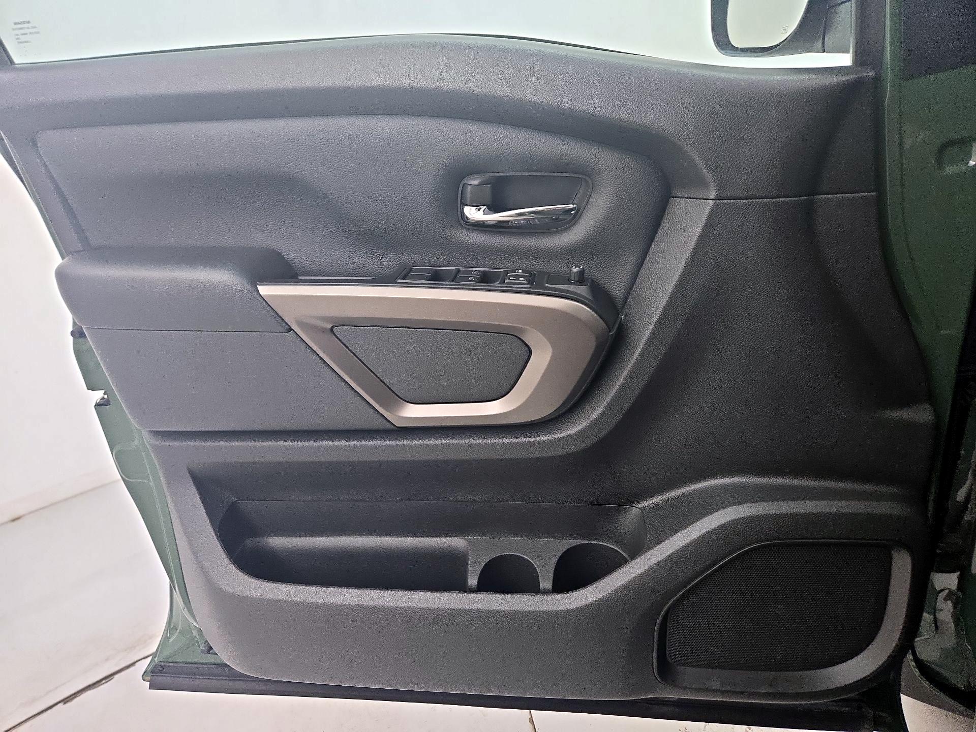 Thumbnail: 2024 Nissan Titan - 12