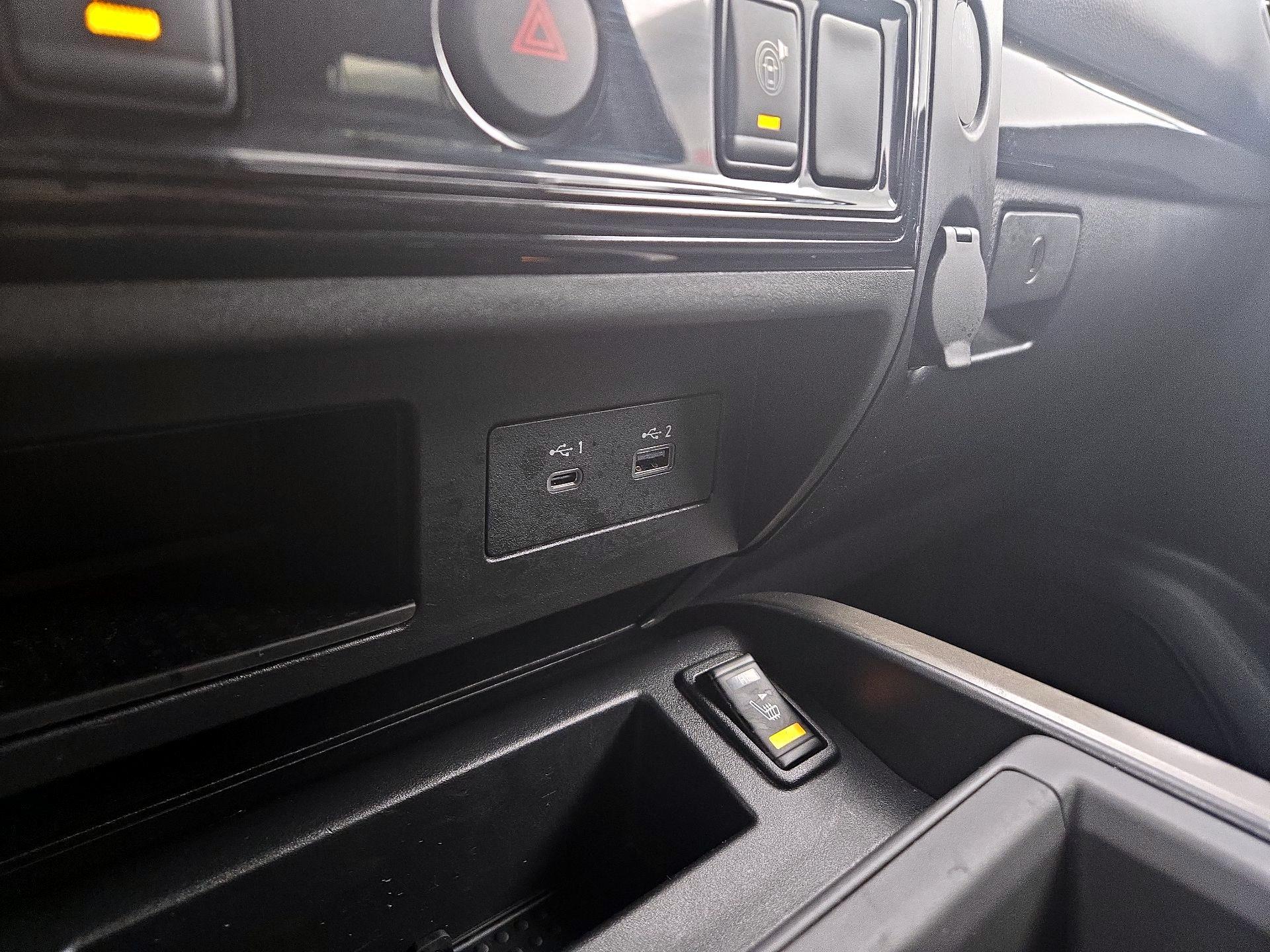 Thumbnail: 2024 Nissan Titan - 18