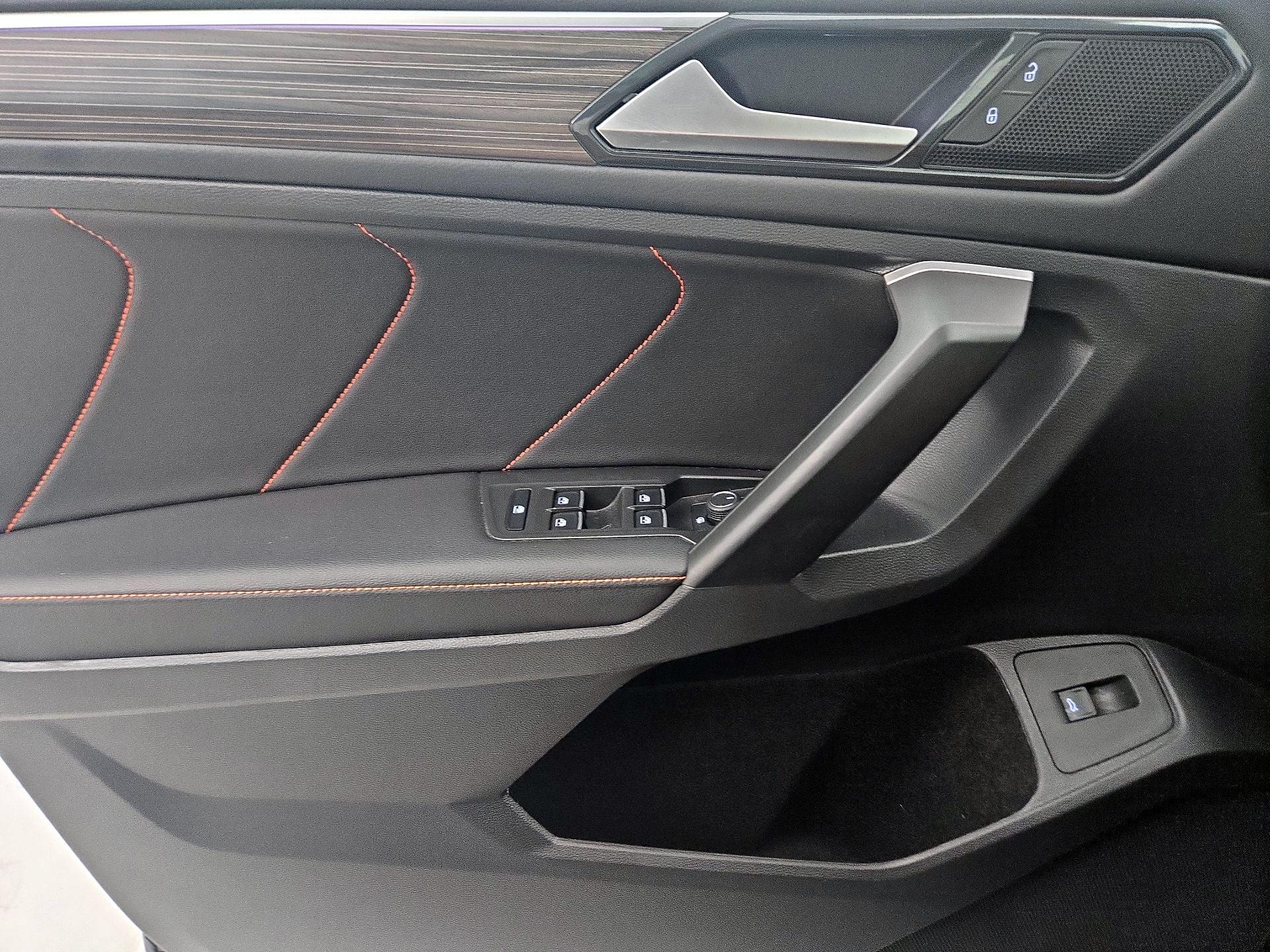 Thumbnail: 2024 Volkswagen Tiguan - 12