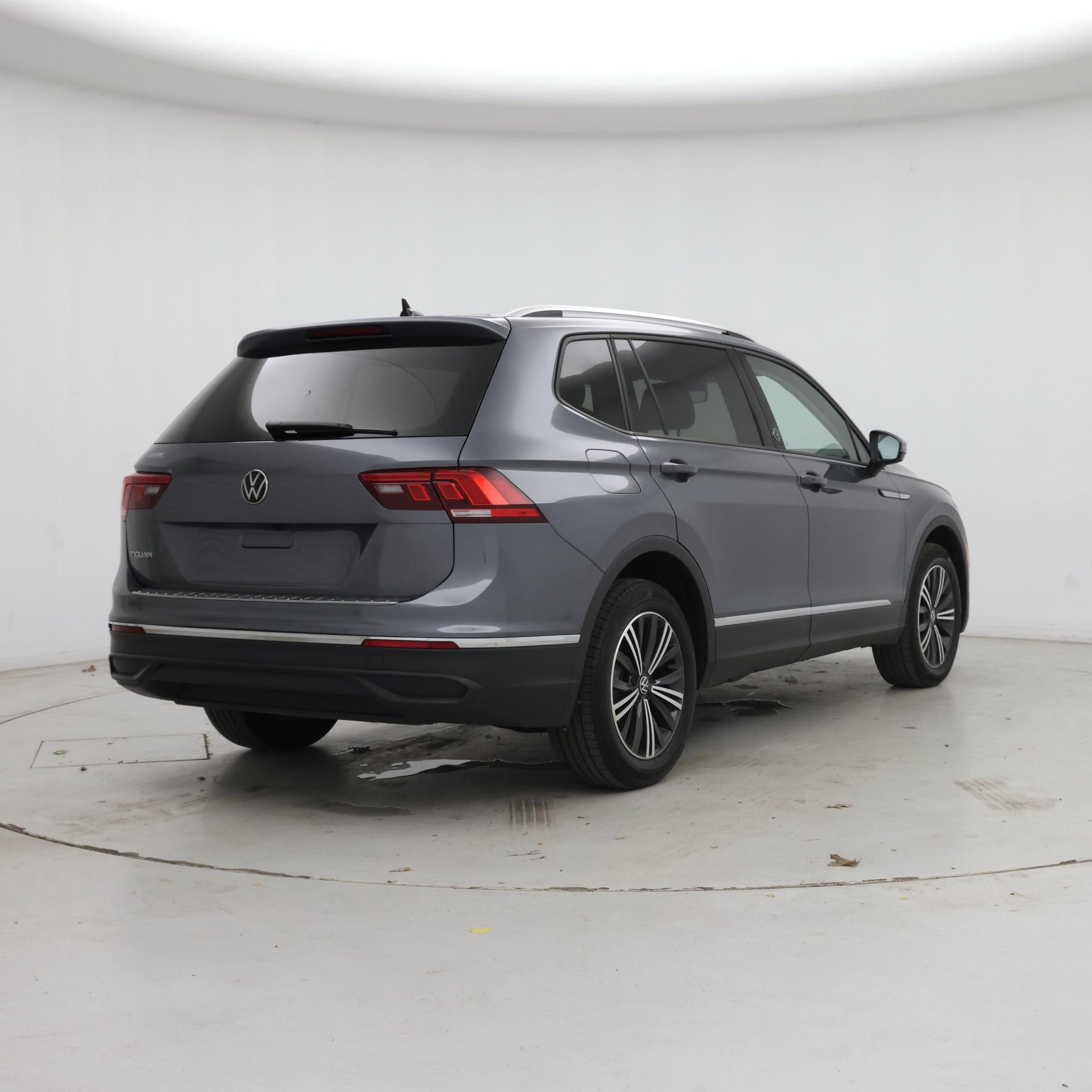 Thumbnail: 2024 Volkswagen Tiguan - 8