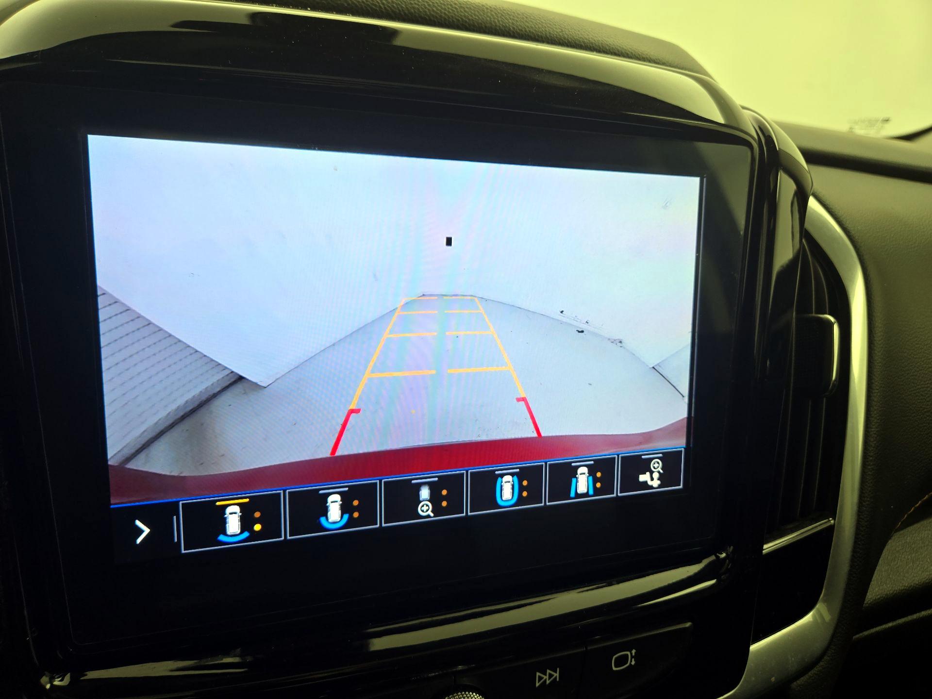 Thumbnail: 2020 Chevrolet Traverse - 14