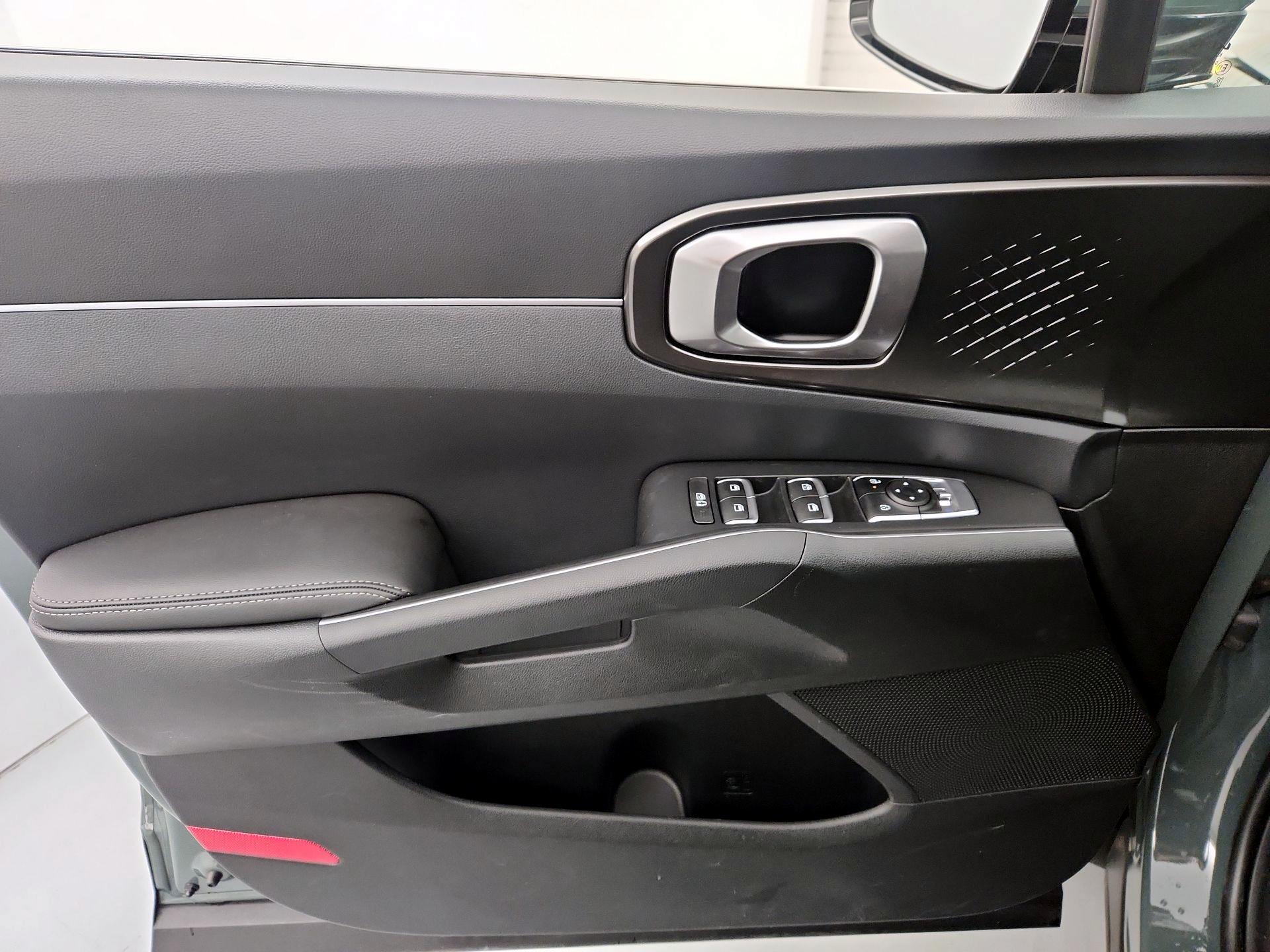 Thumbnail: 2025 Kia Sorento - 12