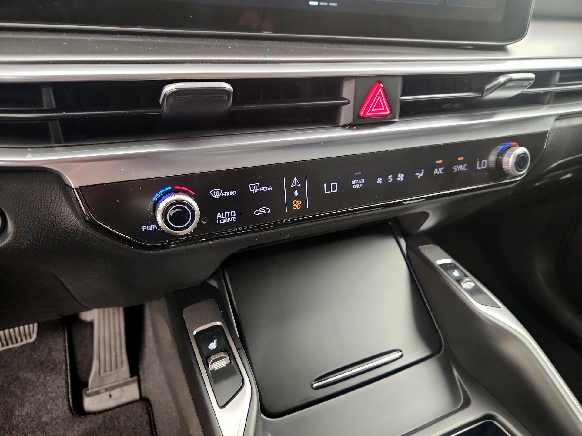 Thumbnail: 2025 Kia Sorento - 16