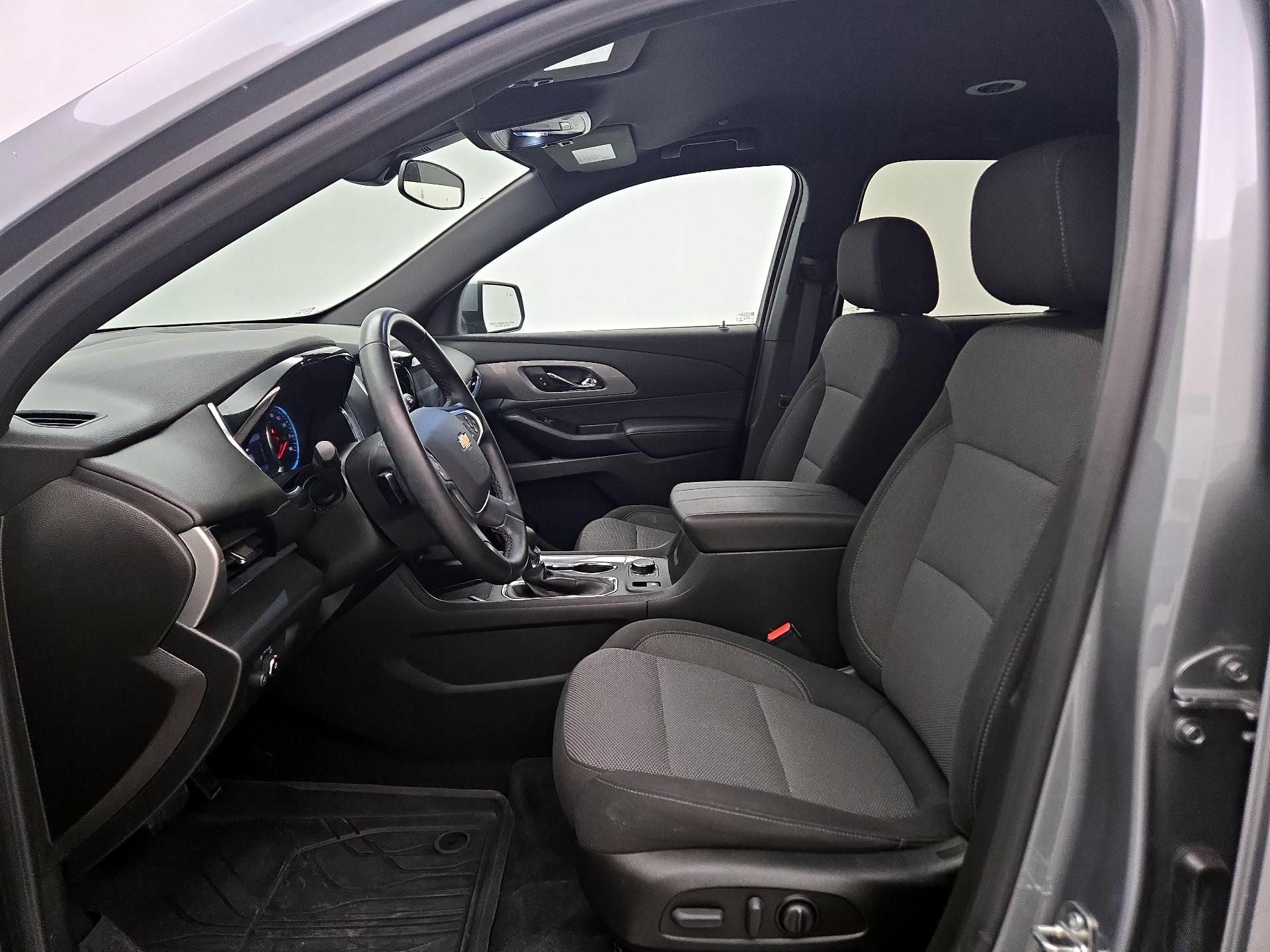 Thumbnail: 2023 Chevrolet Traverse - 11