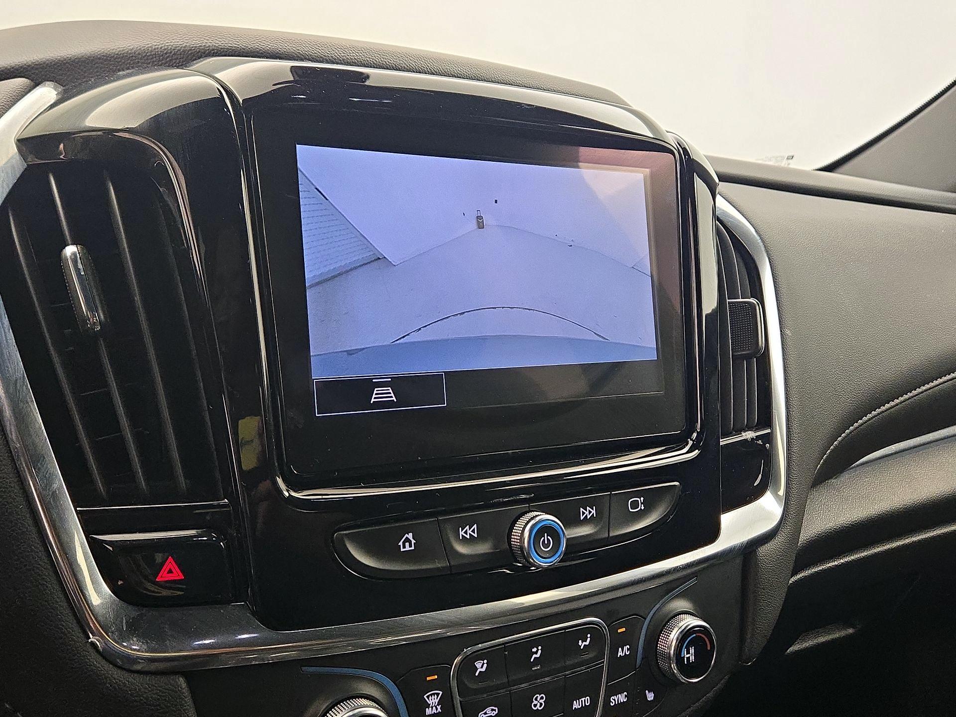 Thumbnail: 2023 Chevrolet Traverse - 14