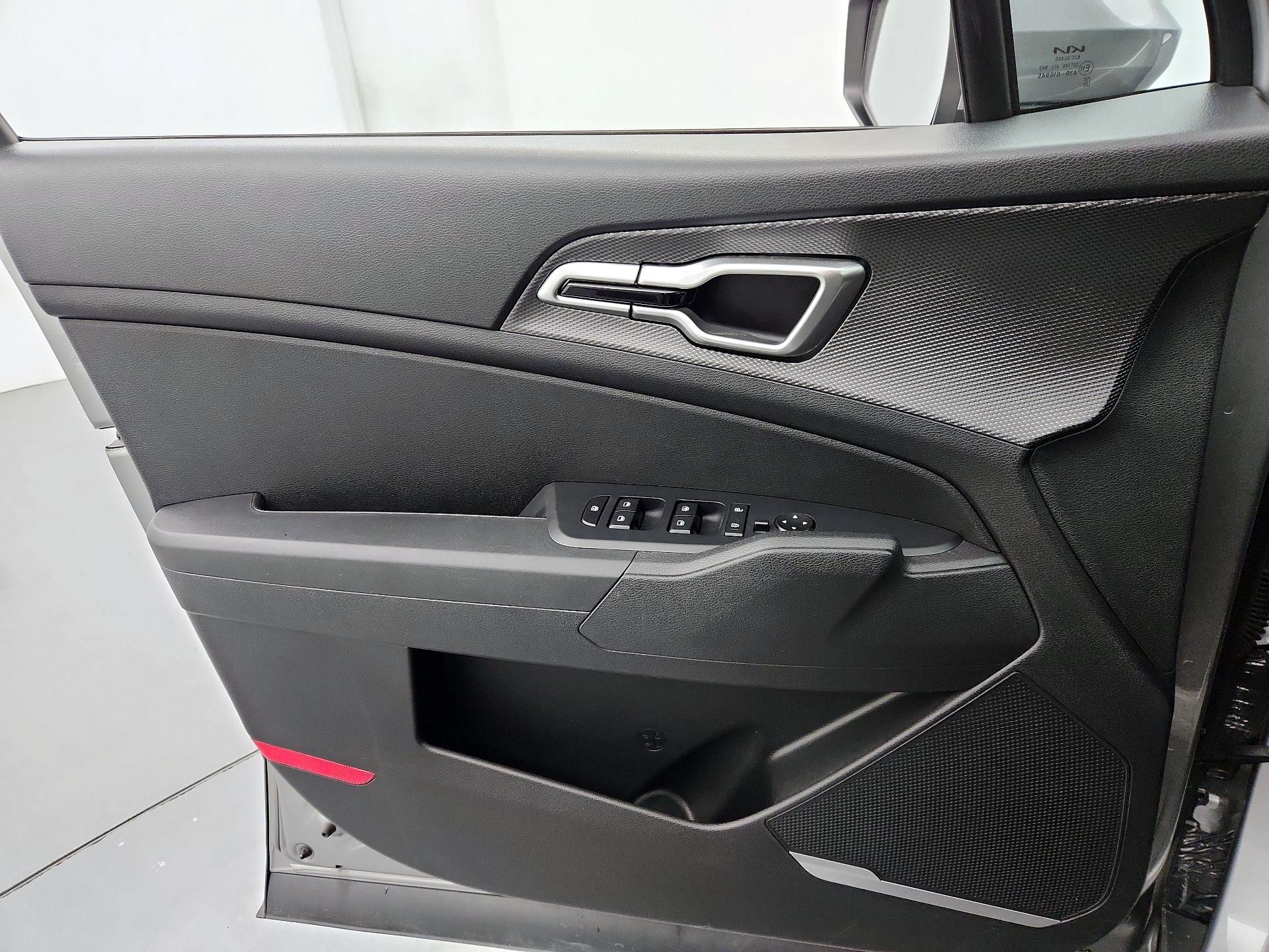 Thumbnail: 2023 Kia Sportage - 12