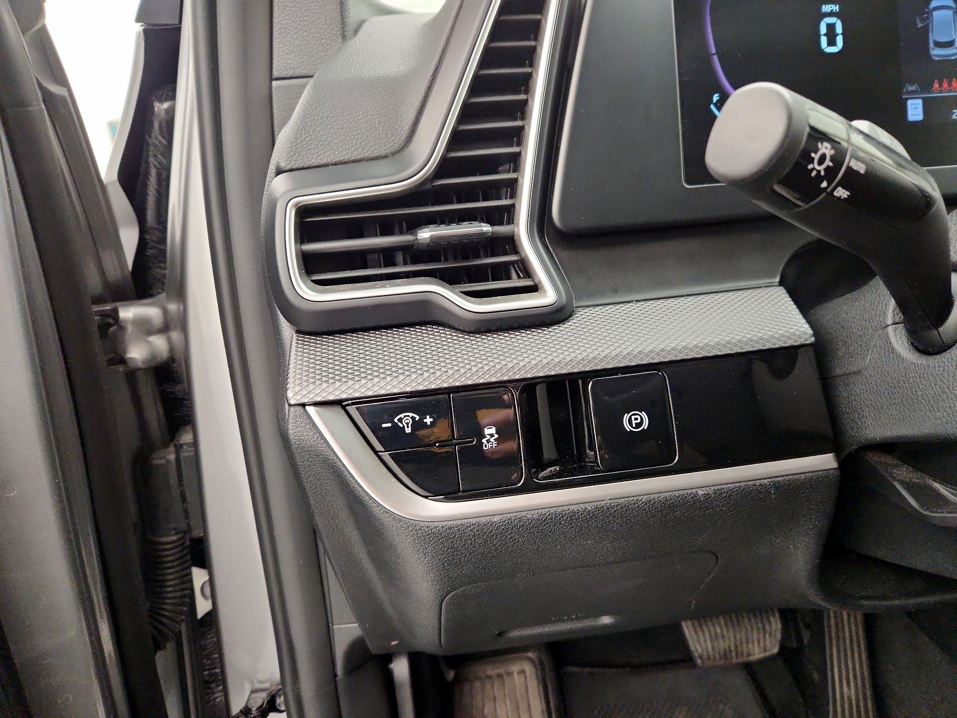 Thumbnail: 2023 Kia Sportage - 13