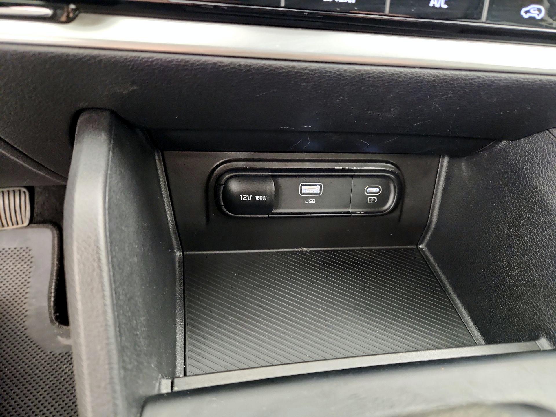 Thumbnail: 2023 Kia Sportage - 18