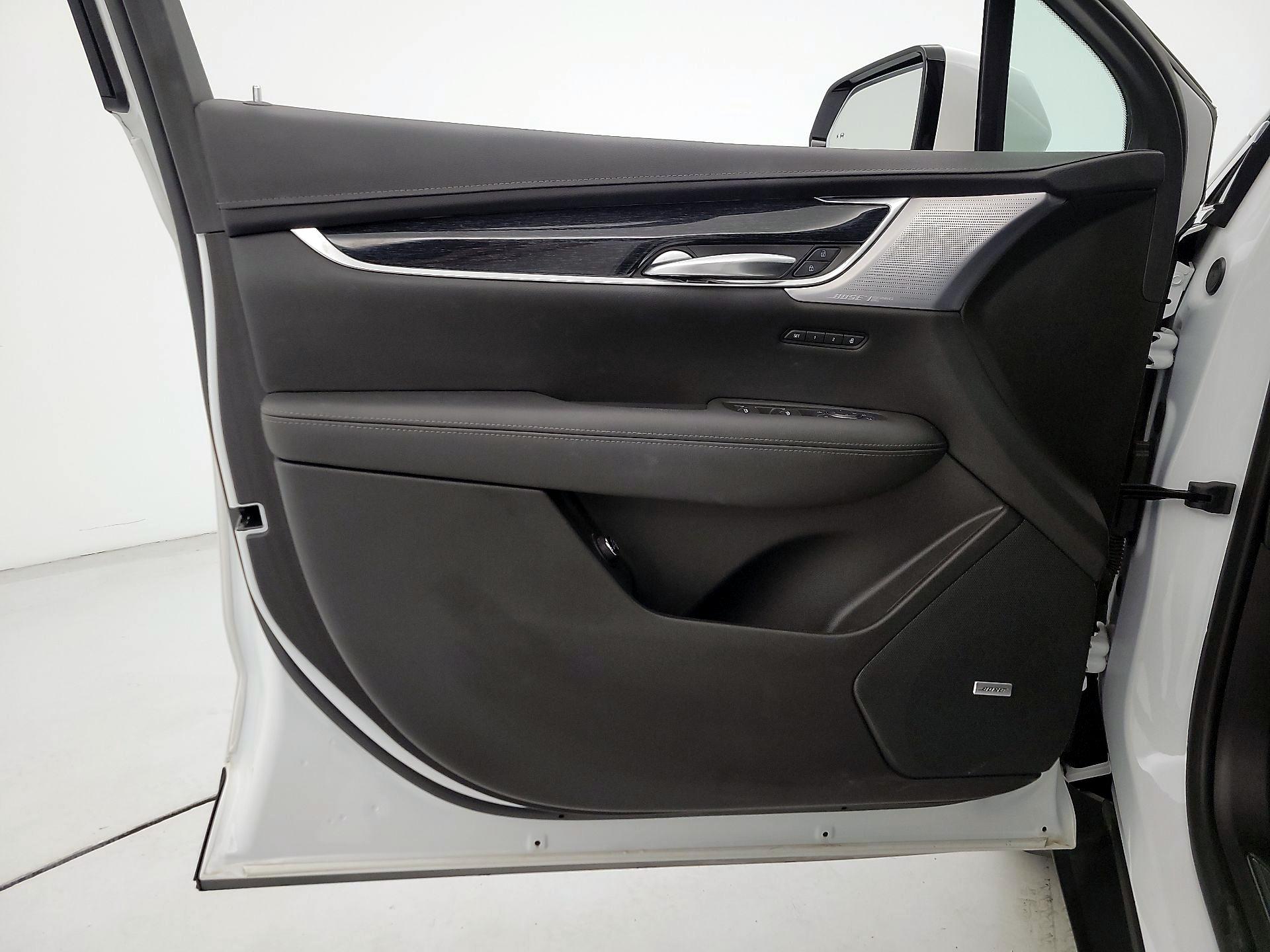 Thumbnail: 2023 Cadillac XT5 - 12