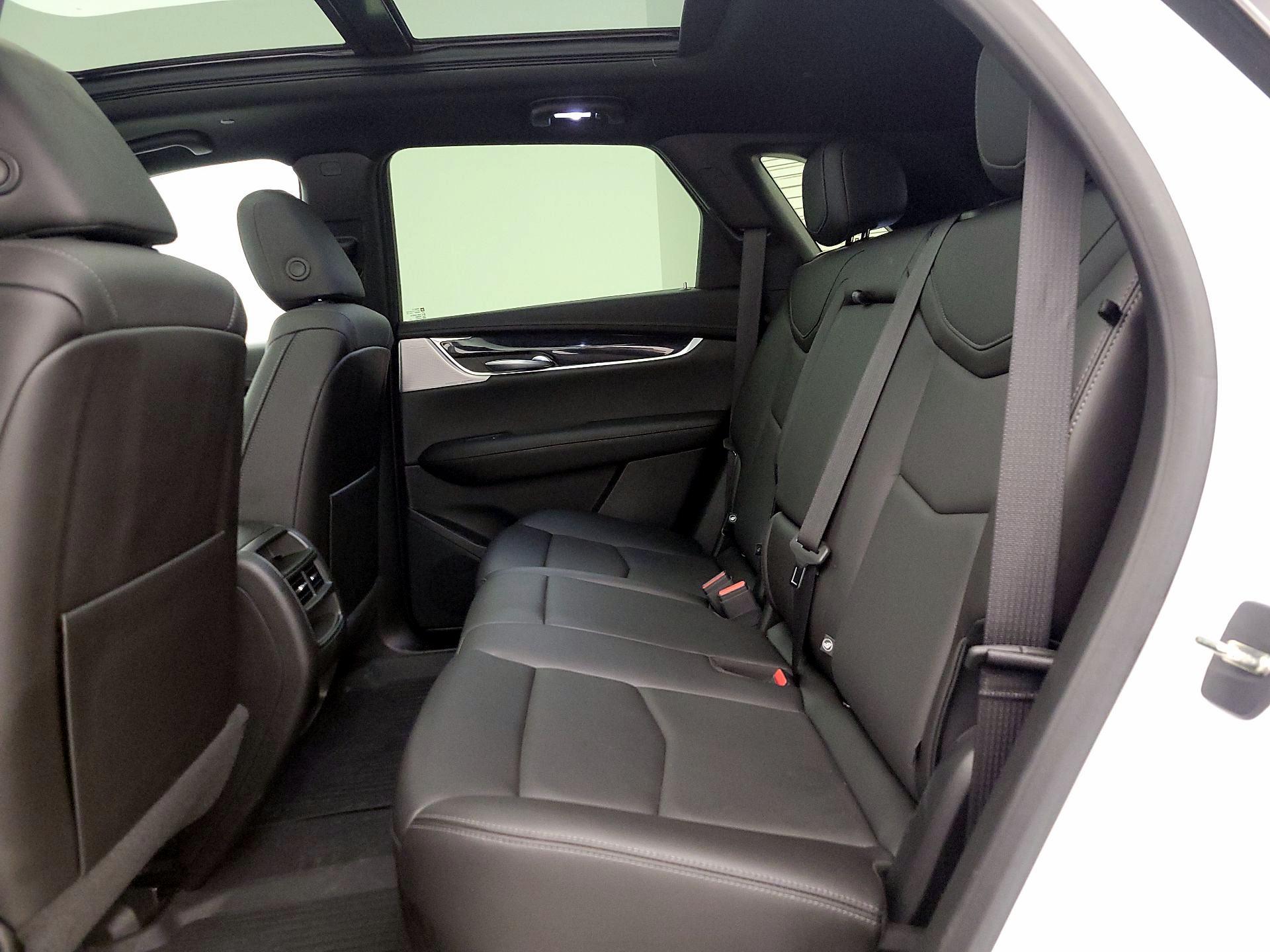 Thumbnail: 2023 Cadillac XT5 - 20
