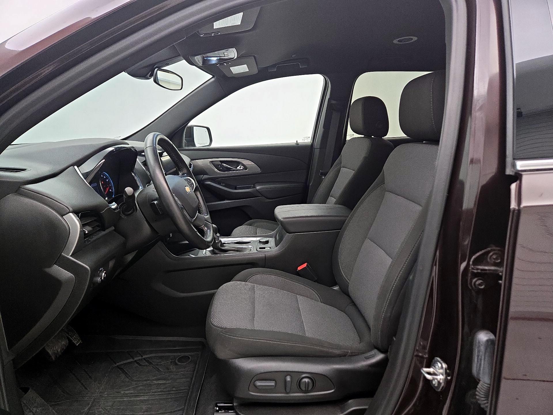 Thumbnail: 2023 Chevrolet Traverse - 11