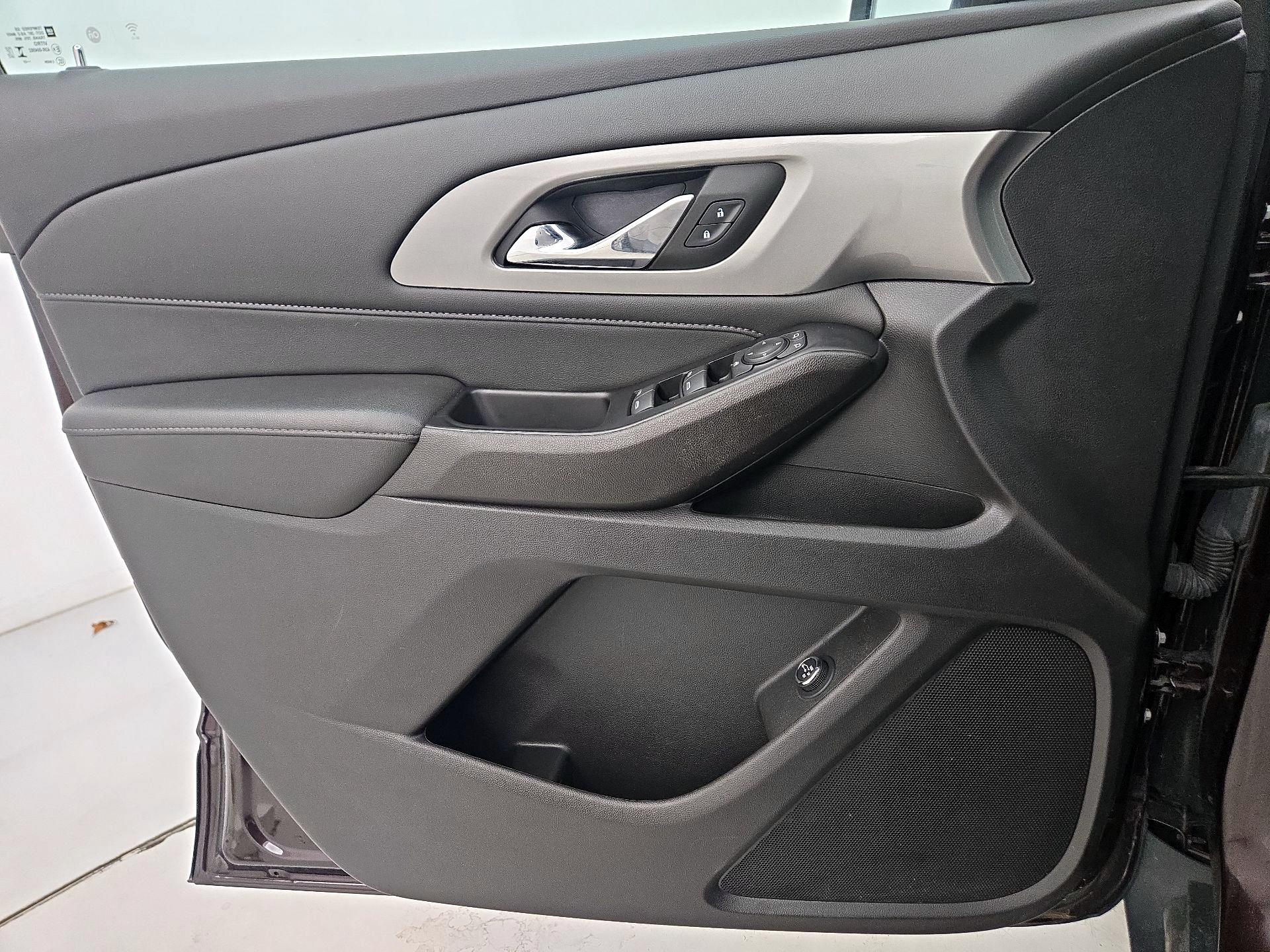 Thumbnail: 2023 Chevrolet Traverse - 12