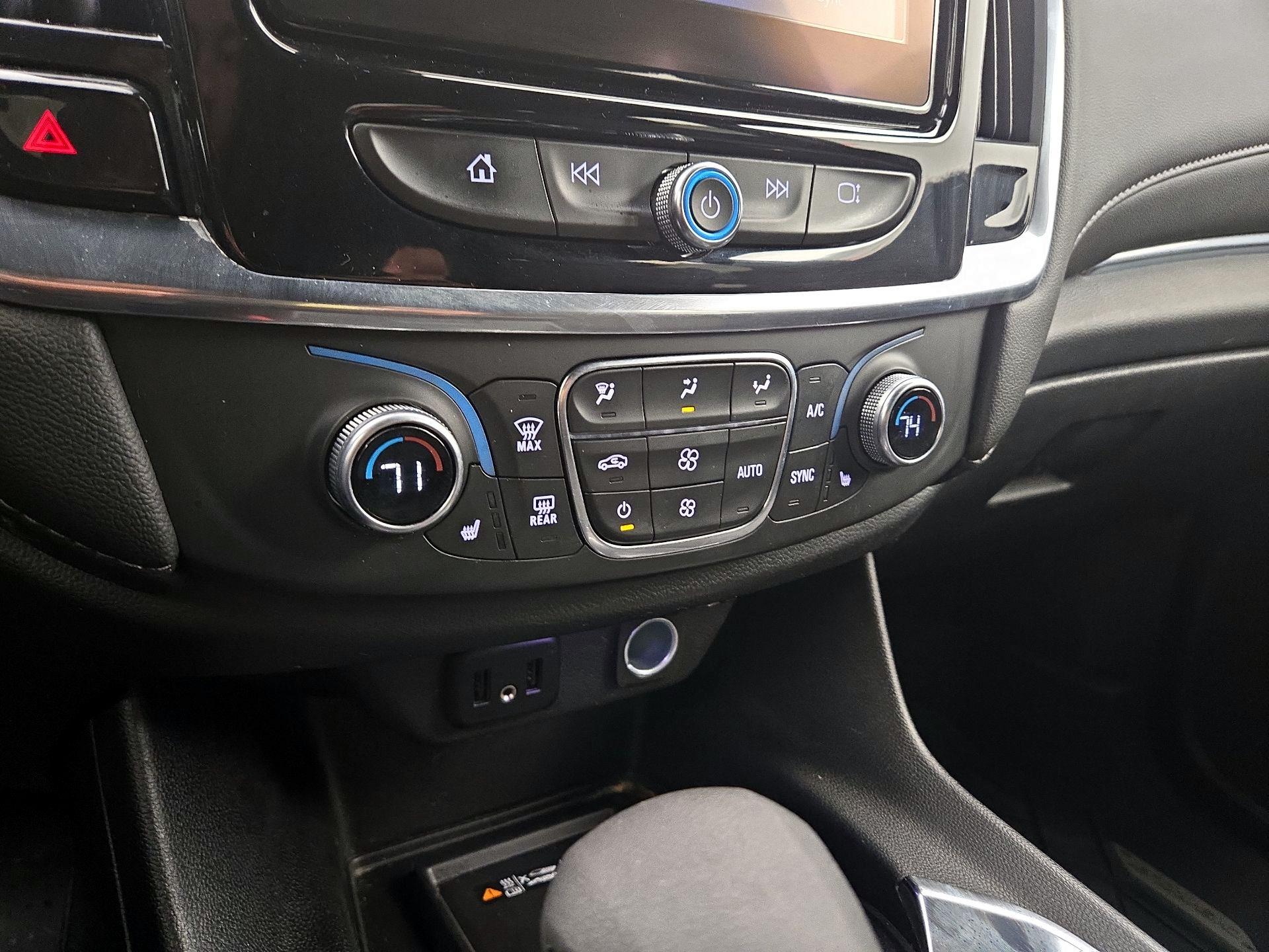 Thumbnail: 2023 Chevrolet Traverse - 16