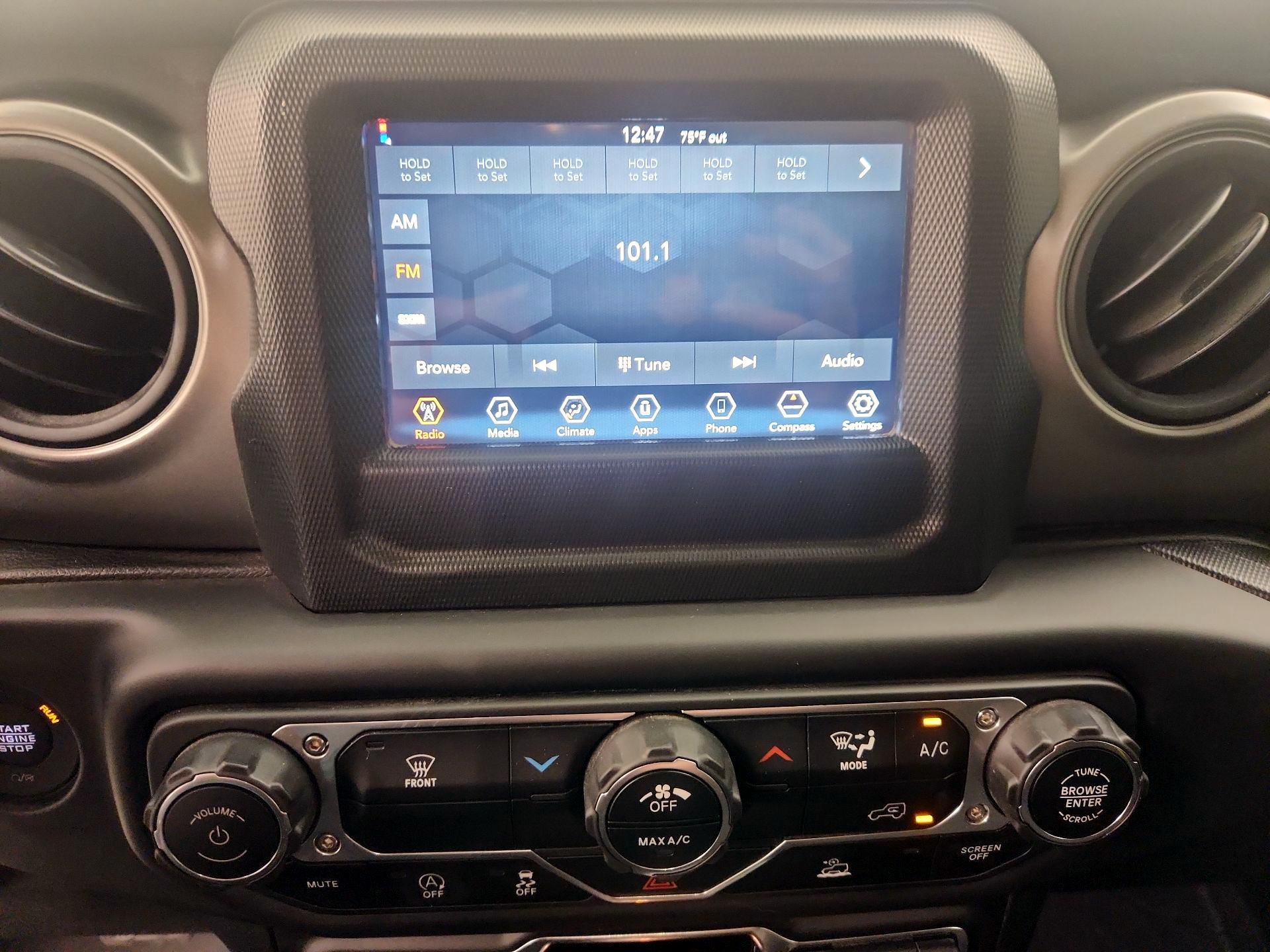 Thumbnail: 2022 Jeep Wrangler - 15