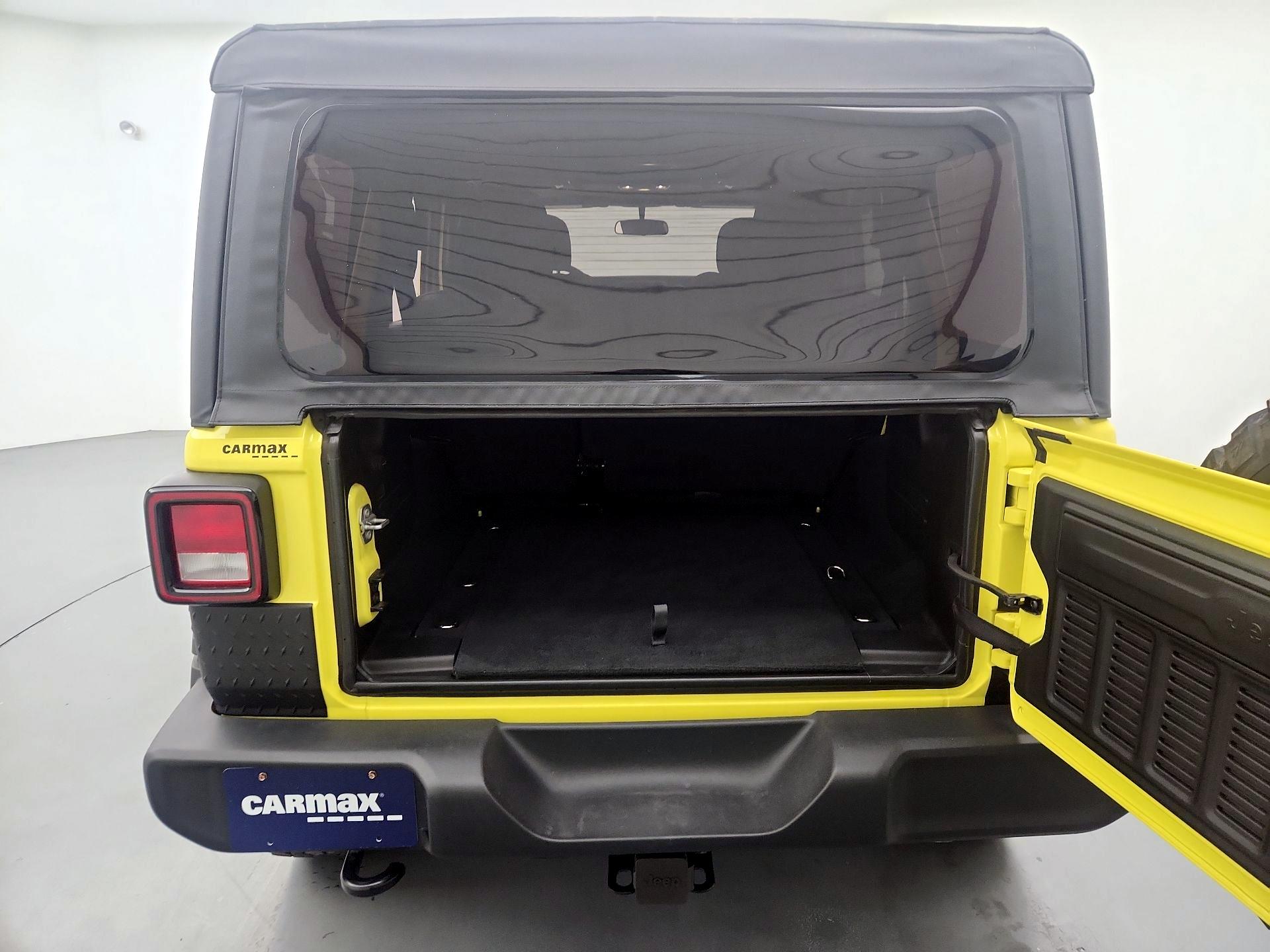 Thumbnail: 2022 Jeep Wrangler - 20