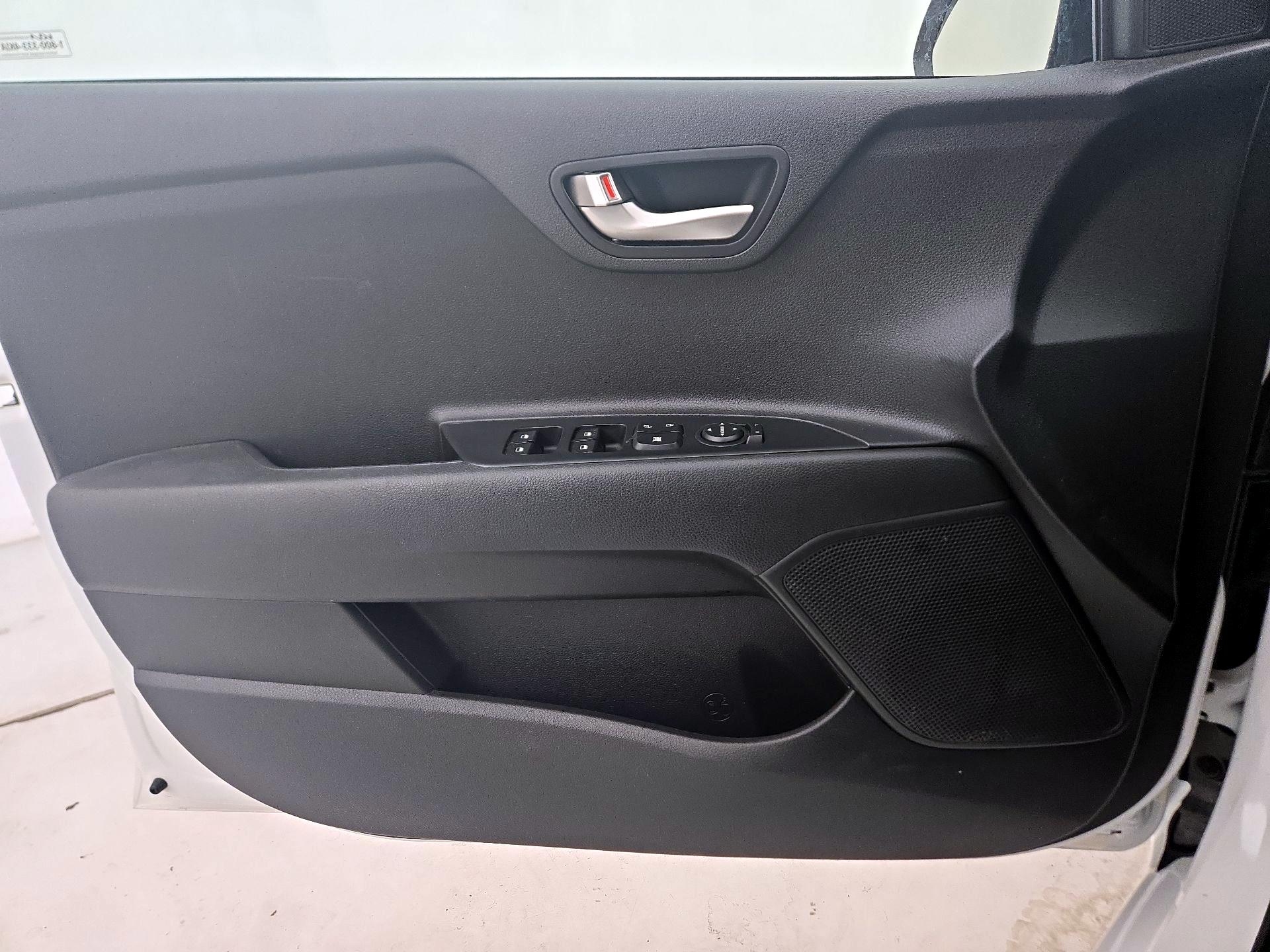 Thumbnail: 2023 Kia Rio - 12