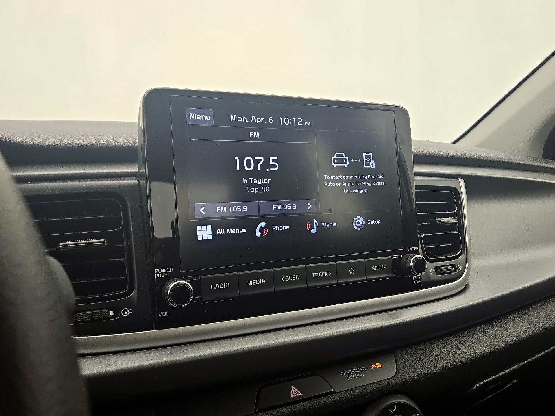 Thumbnail: 2023 Kia Rio - 15