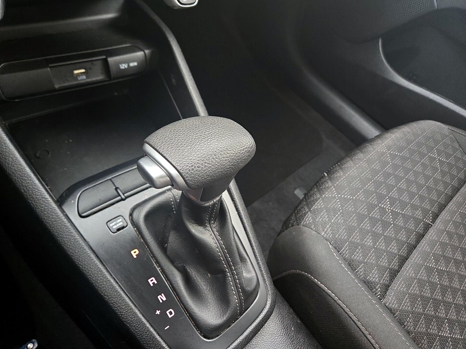 Thumbnail: 2023 Kia Rio - 17