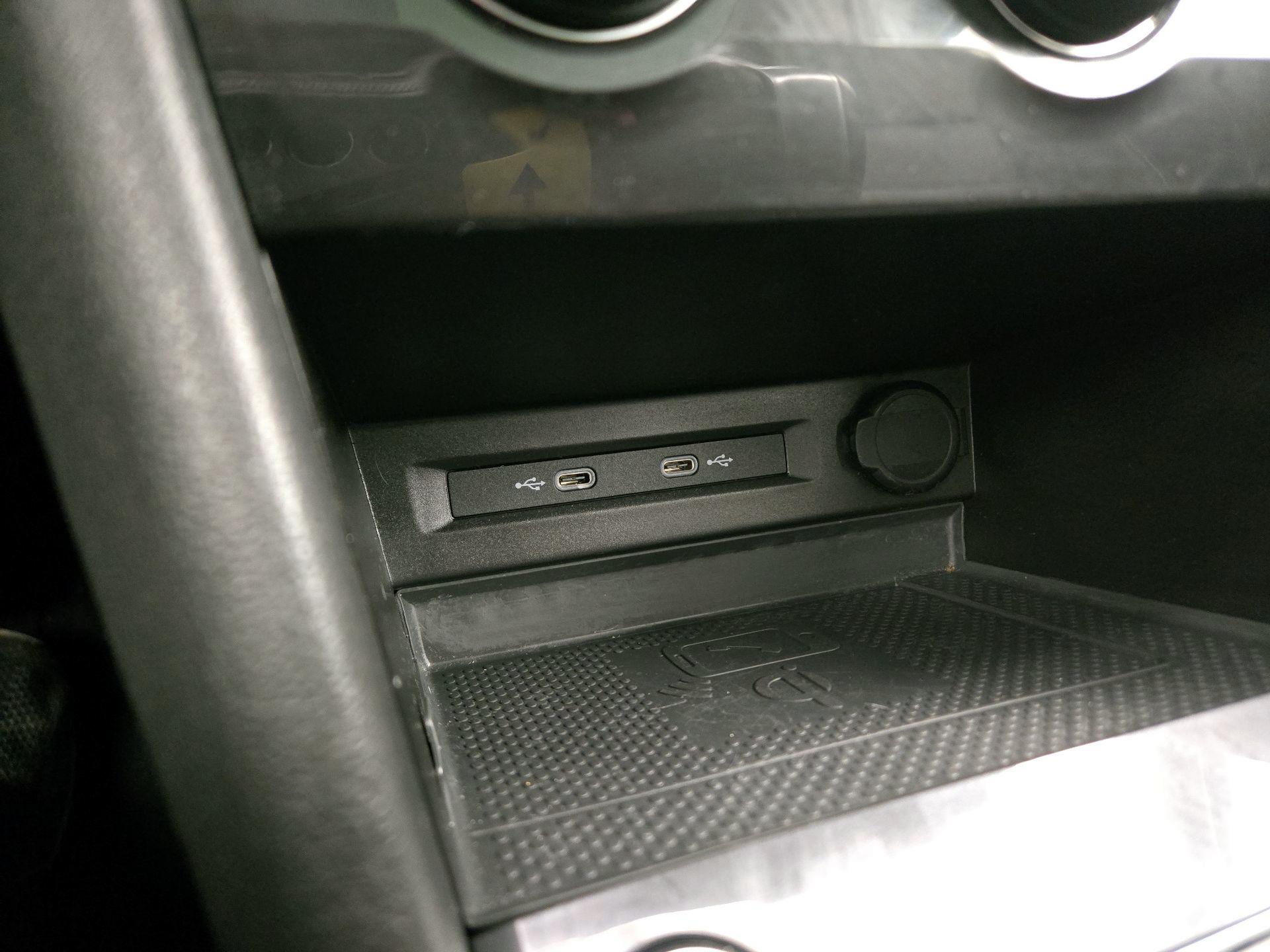 Thumbnail: 2021 Volkswagen Tiguan - 18