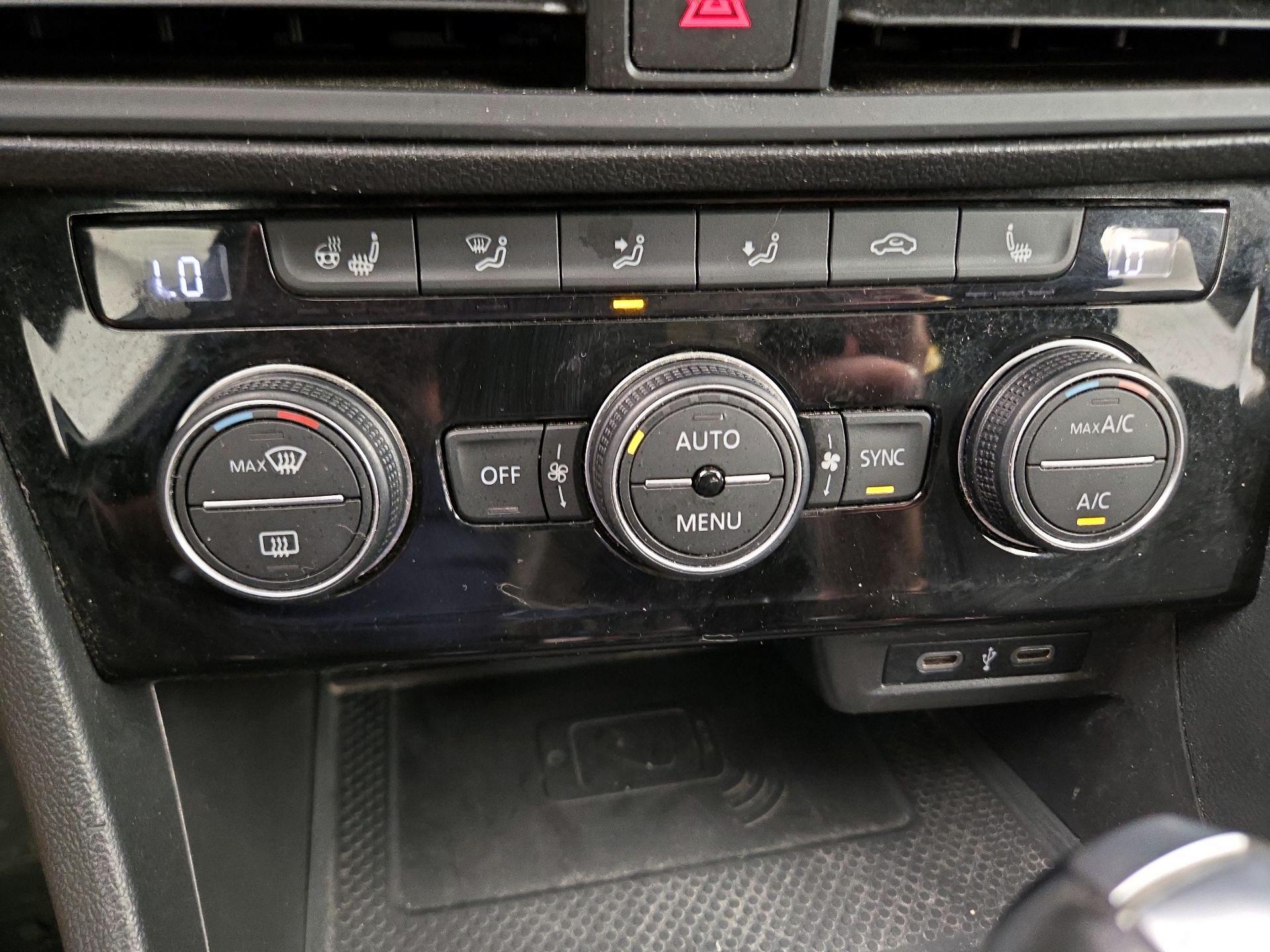 Thumbnail: 2021 Volkswagen Jetta - 16