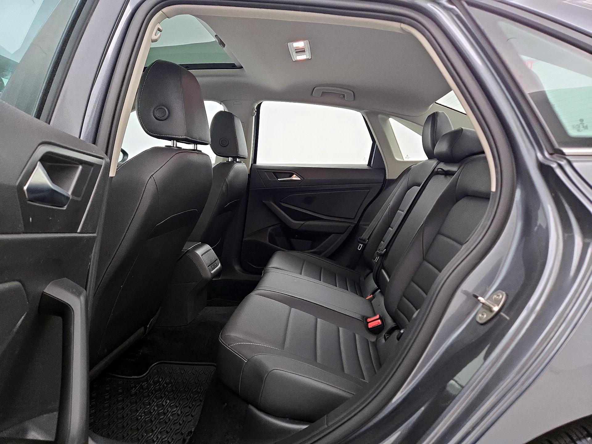 Thumbnail: 2021 Volkswagen Jetta - 20