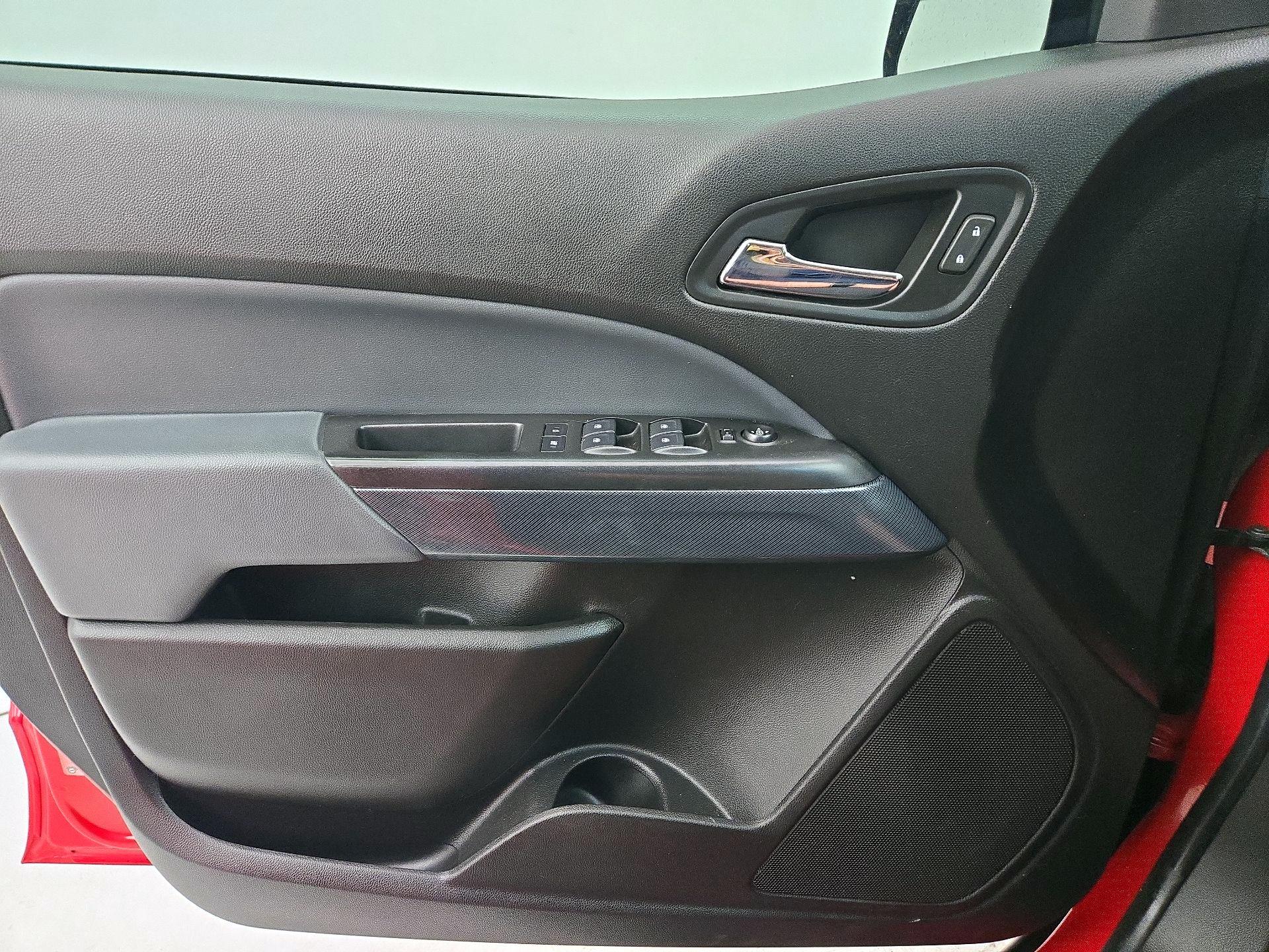 Thumbnail: 2019 Chevrolet Colorado - 12