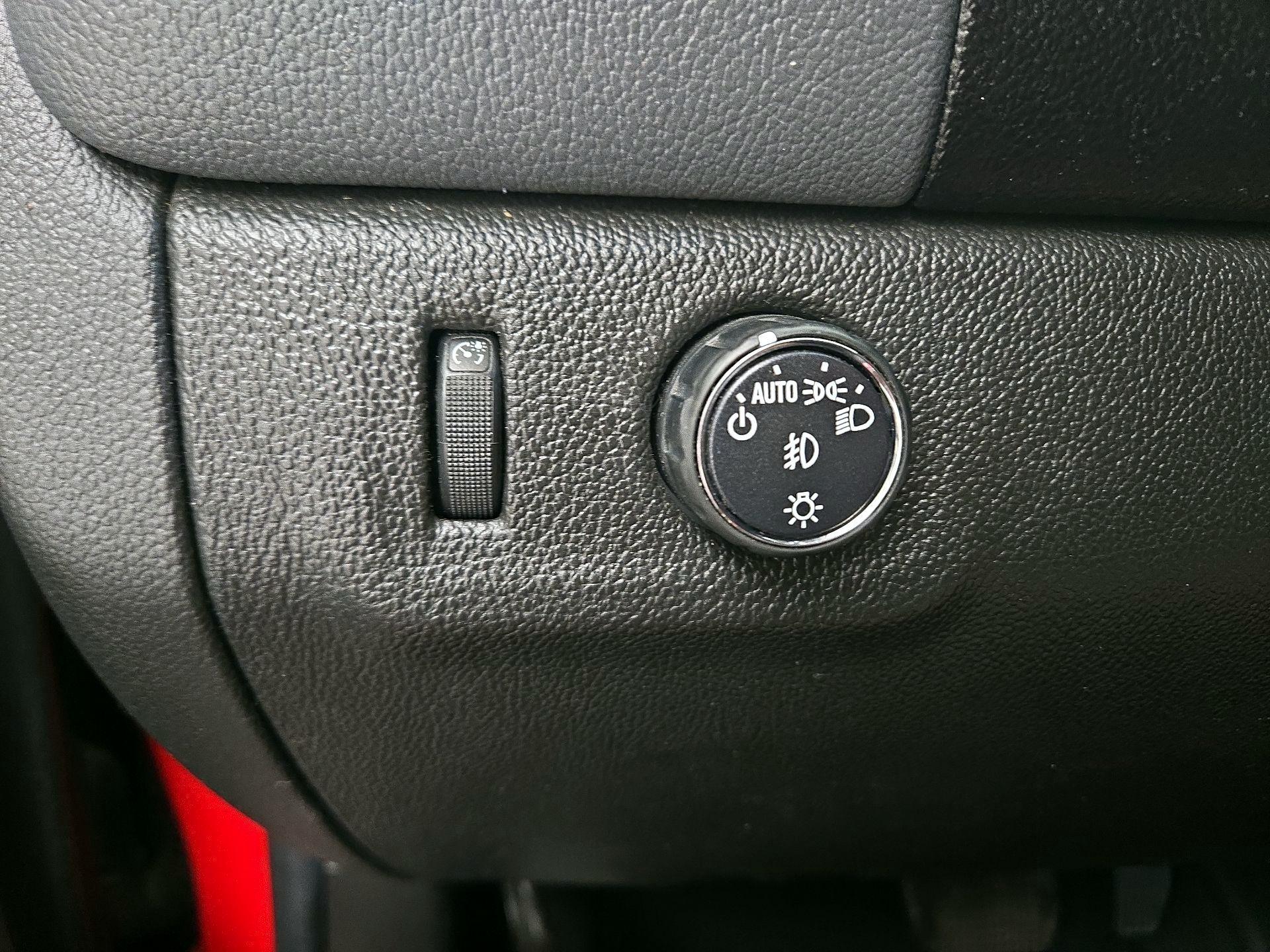 Thumbnail: 2019 Chevrolet Colorado - 13