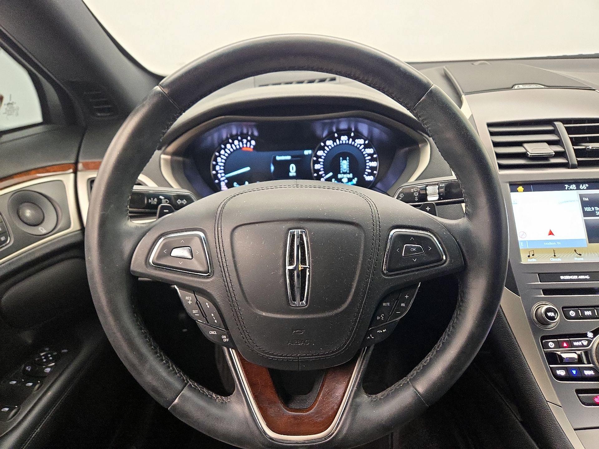 Thumbnail: 2017 Lincoln MKZ - 10