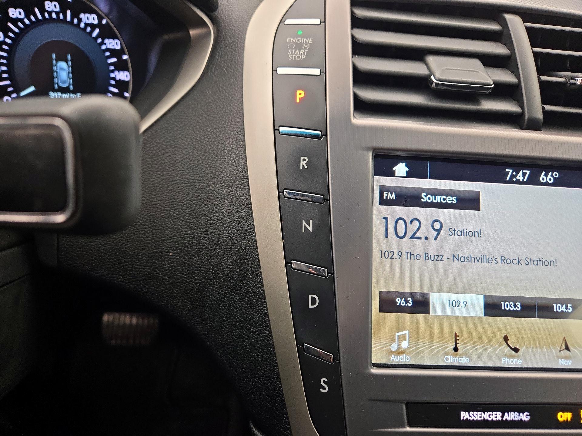 Thumbnail: 2017 Lincoln MKZ - 18