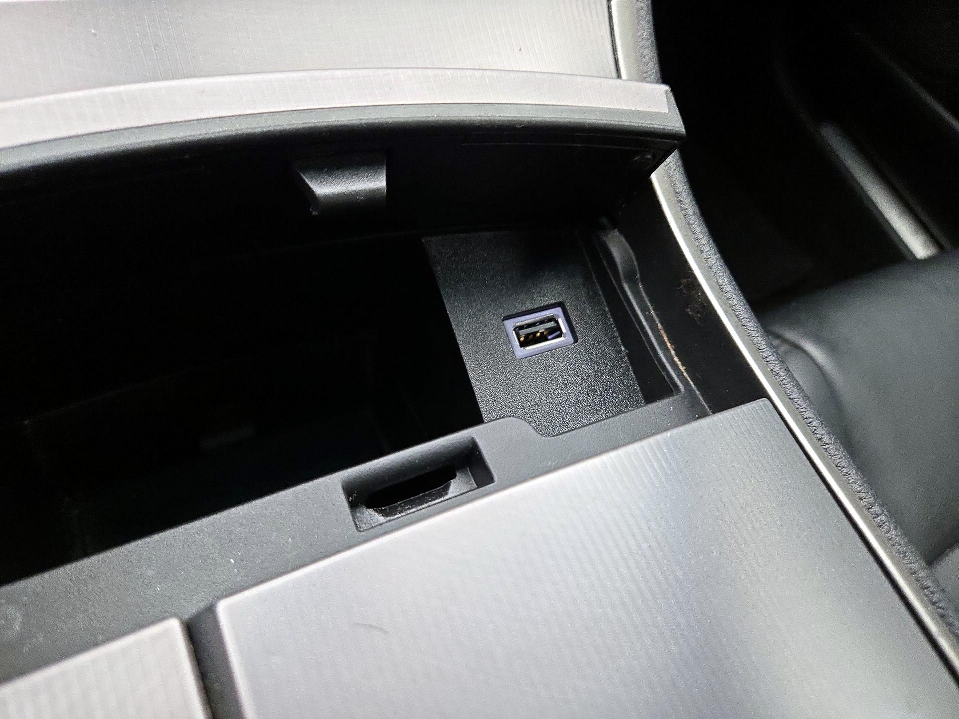 Thumbnail: 2017 Lincoln MKZ - 19