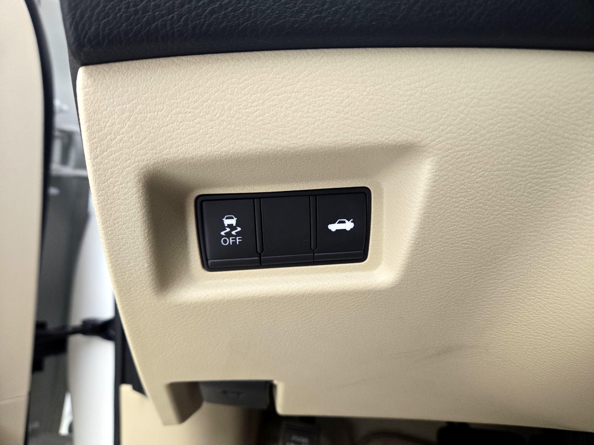 Thumbnail: 2019 INFINITI Q50 - 13