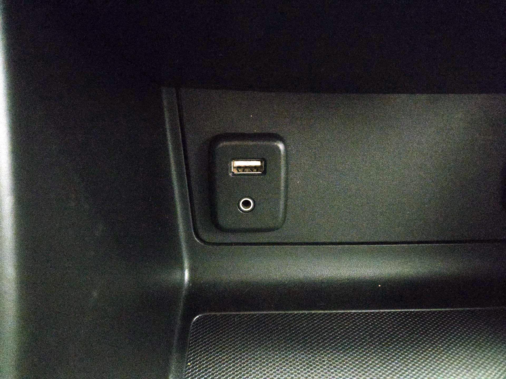 Thumbnail: 2016 Chevrolet Colorado - 18