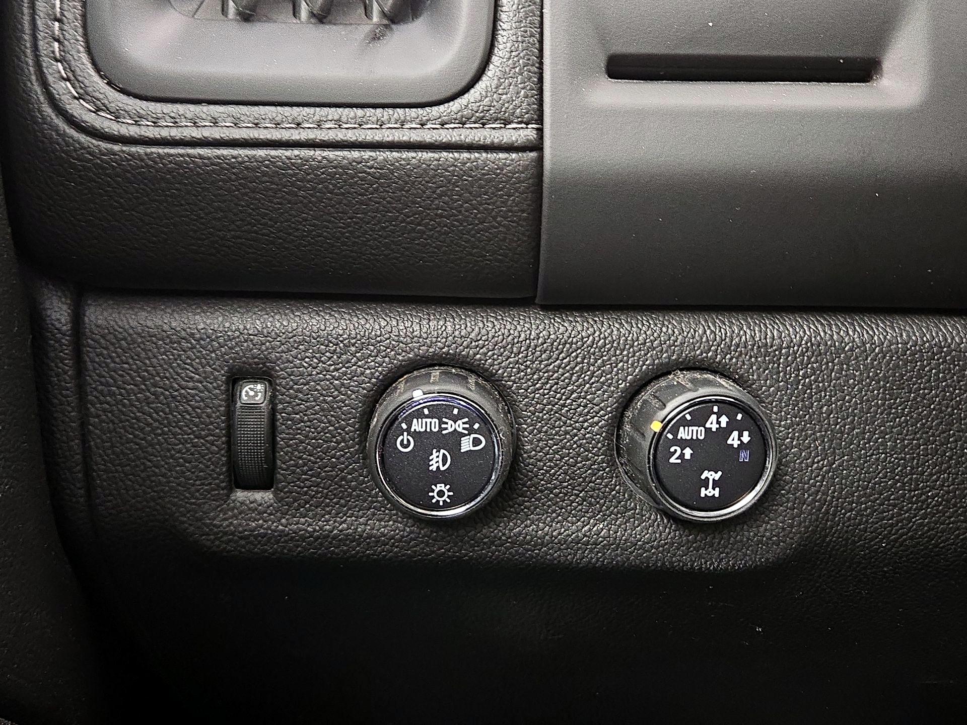 Thumbnail: 2016 GMC Canyon - 13