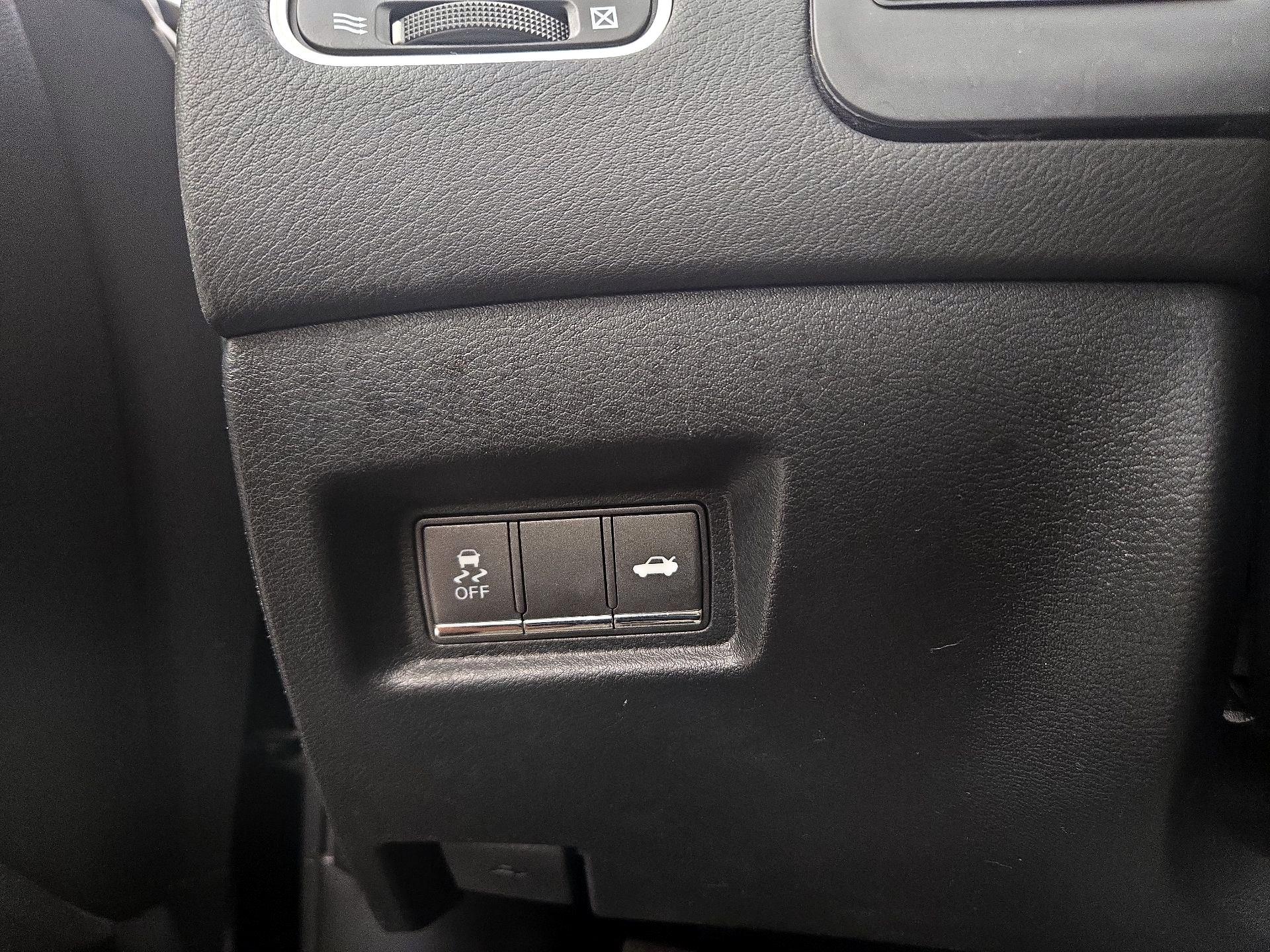 Thumbnail: 2018 INFINITI Q60 - 13