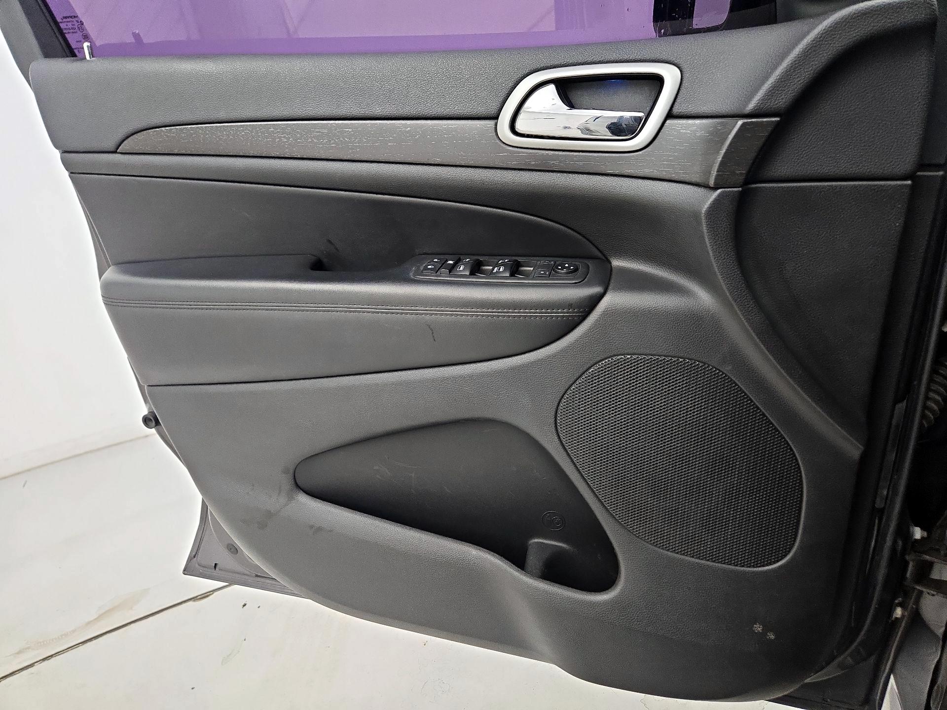 Thumbnail: 2018 Jeep Grand Cherokee - 12