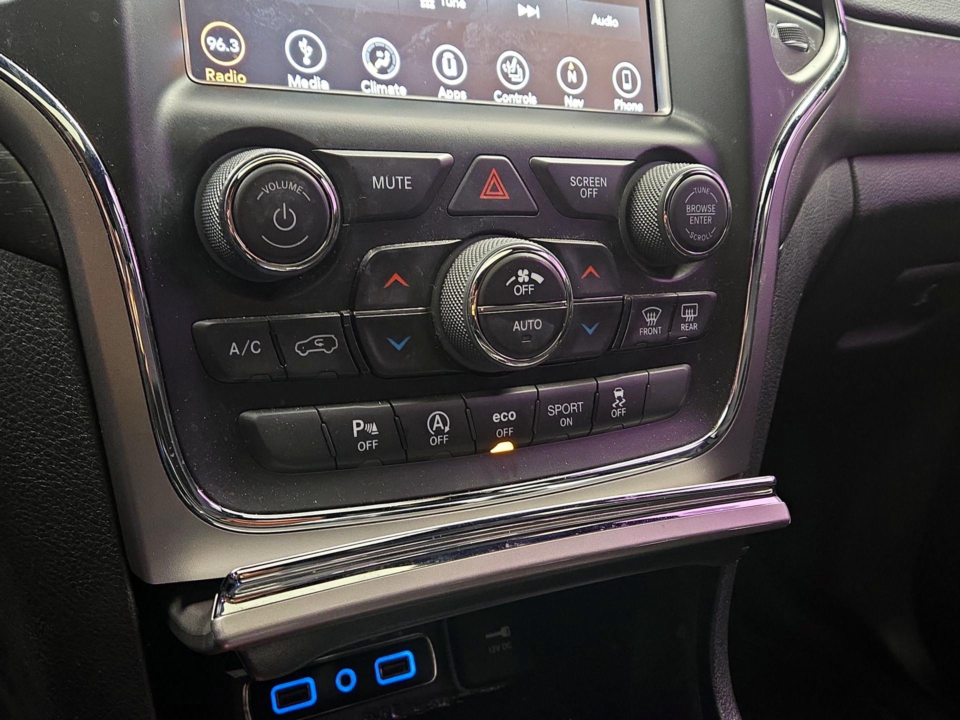 Thumbnail: 2018 Jeep Grand Cherokee - 16