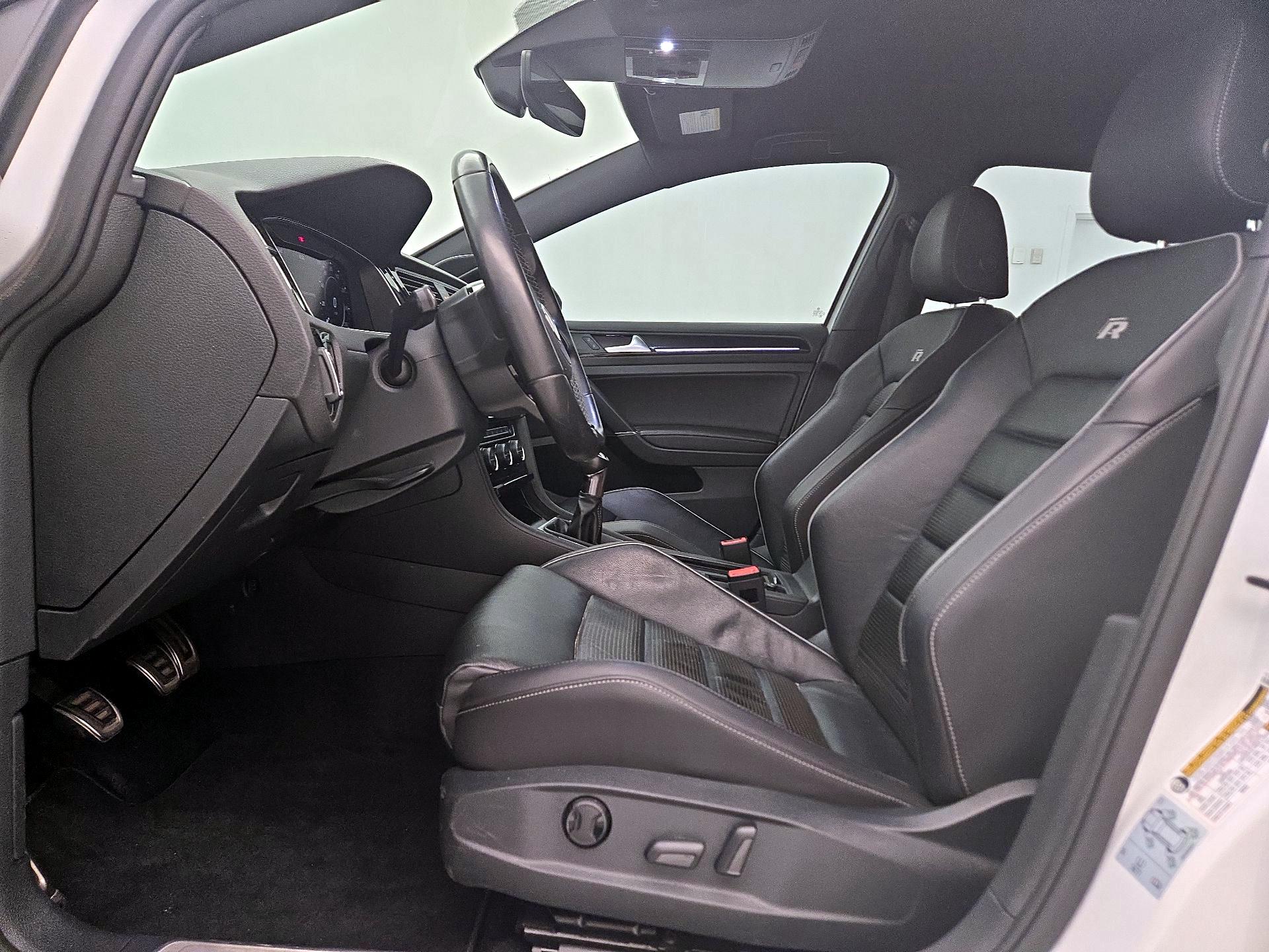 Thumbnail: 2019 Volkswagen Golf - 11