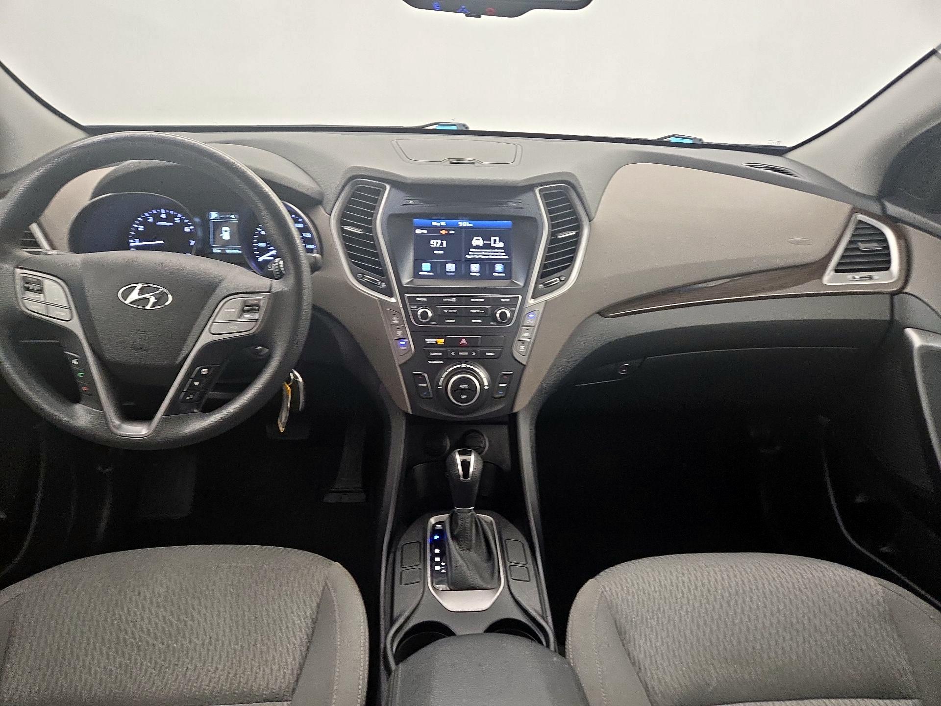 Thumbnail: 2017 Hyundai Santa Fe - 9