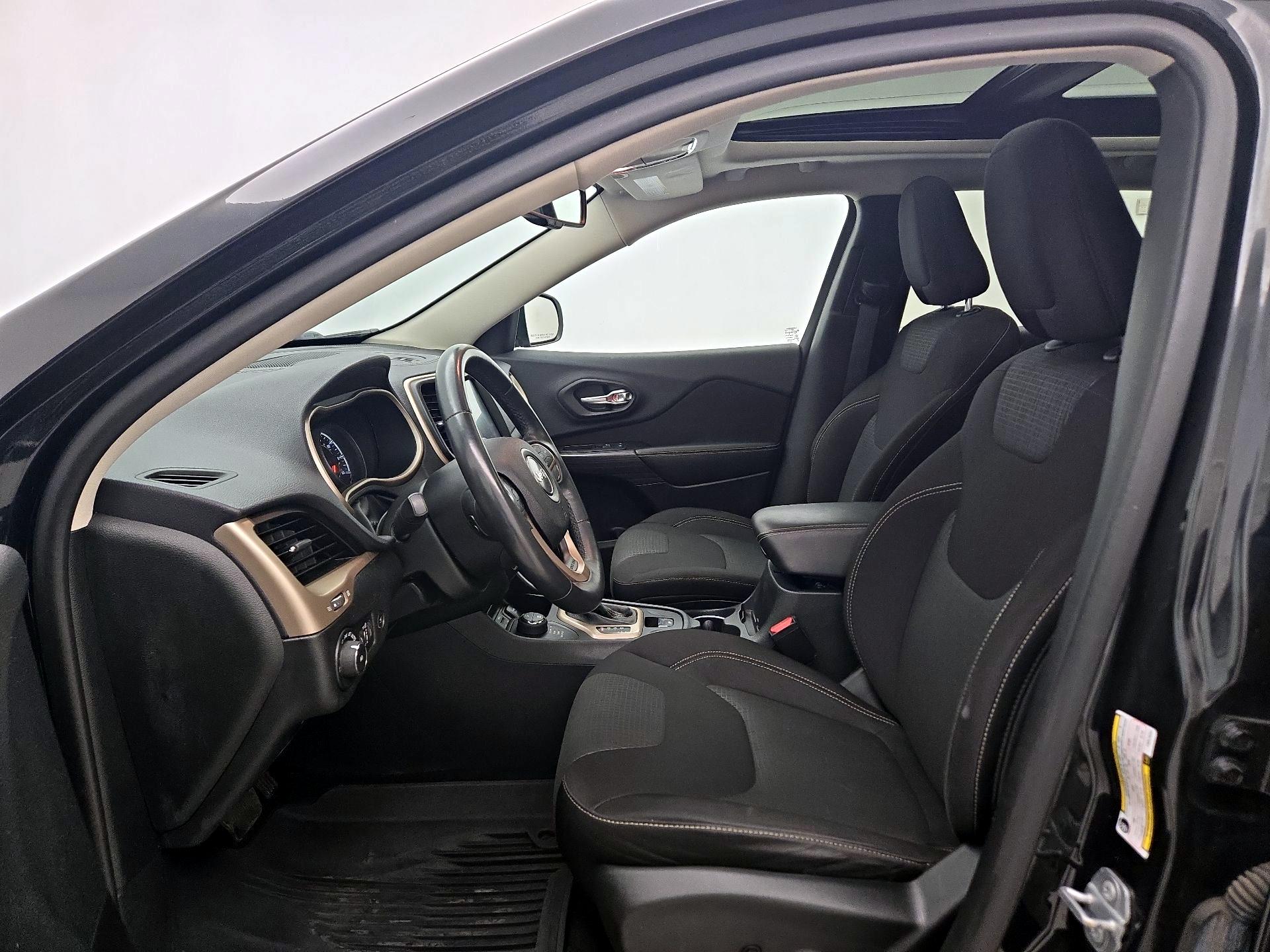 Thumbnail: 2015 Jeep Cherokee - 11