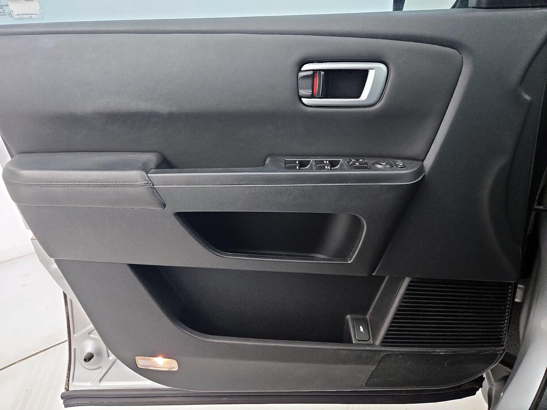 Thumbnail: 2014 Honda Pilot - 12